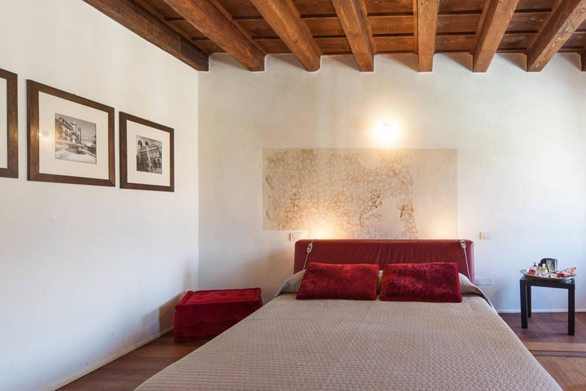 Suite with City View - Photo 7