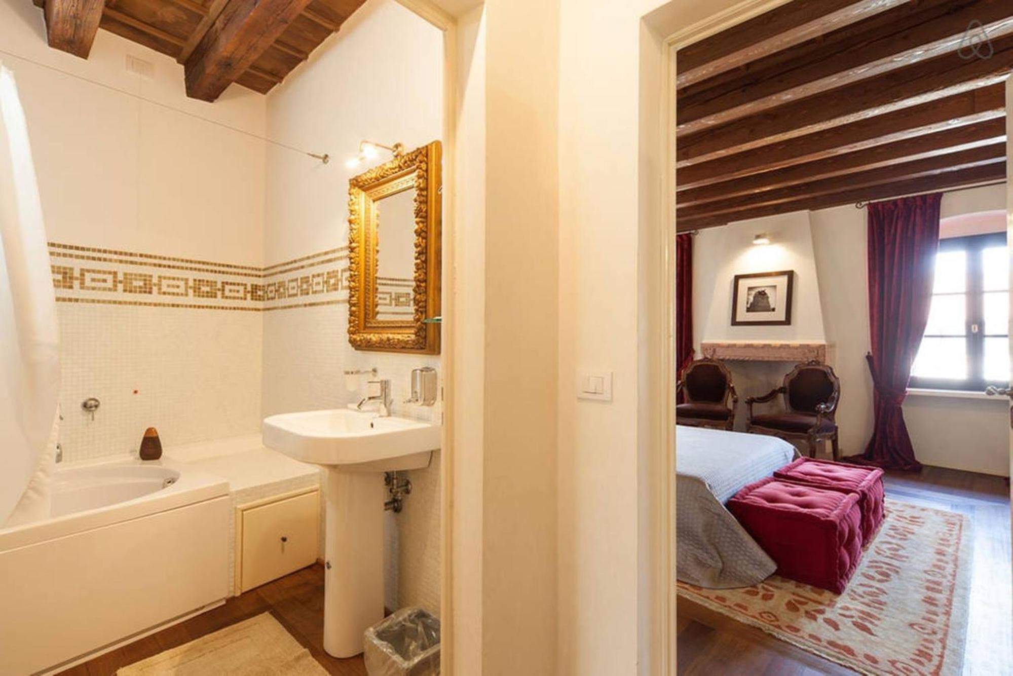 Suite with City View - Photo 40