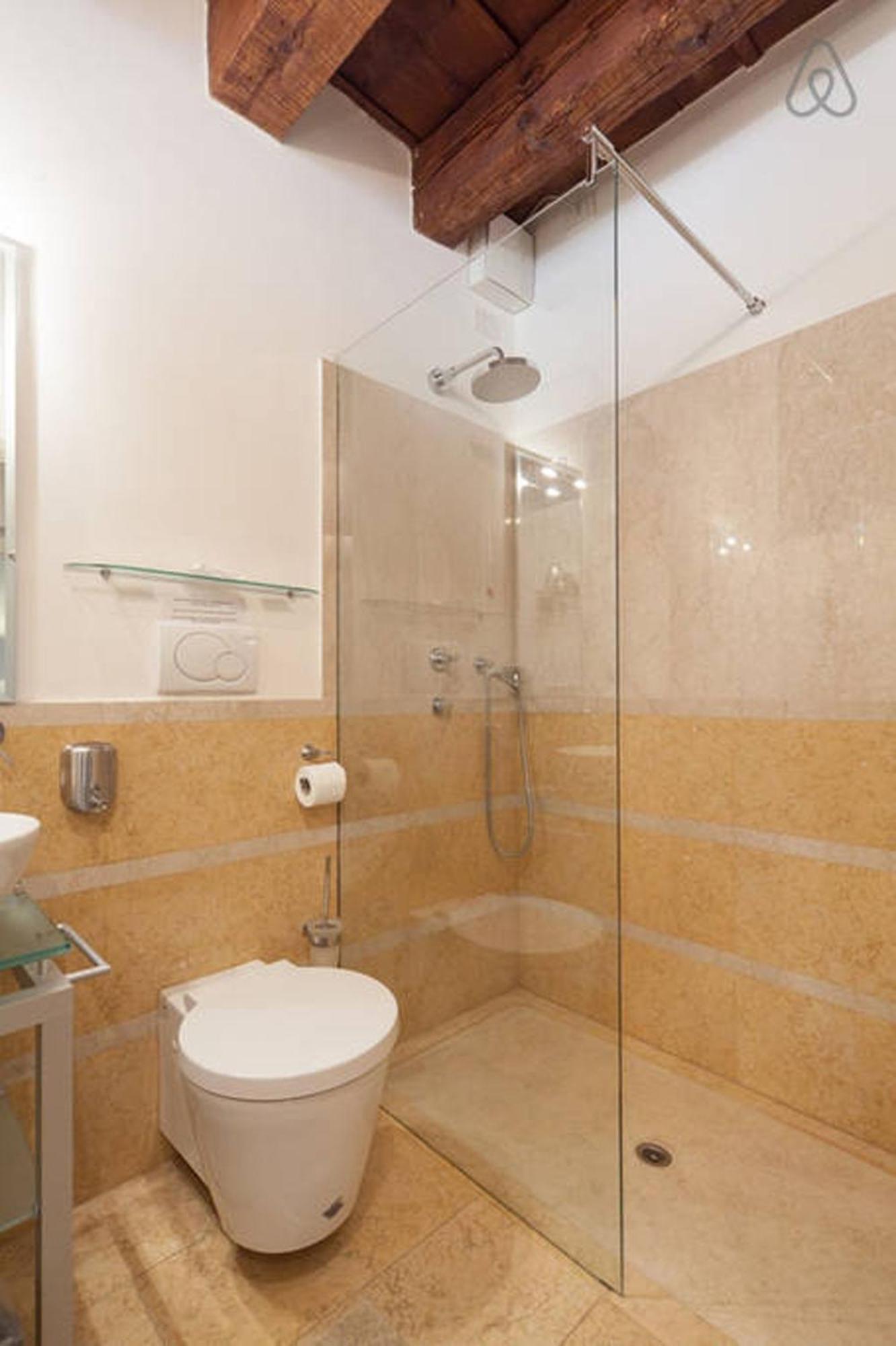 Suite with City View - Photo 35