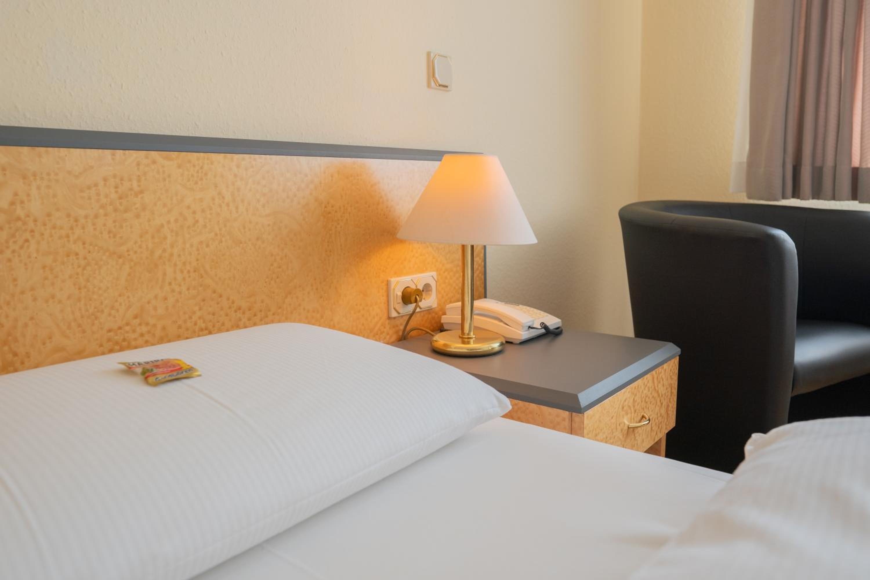 Double or Twin Room - Photo 6