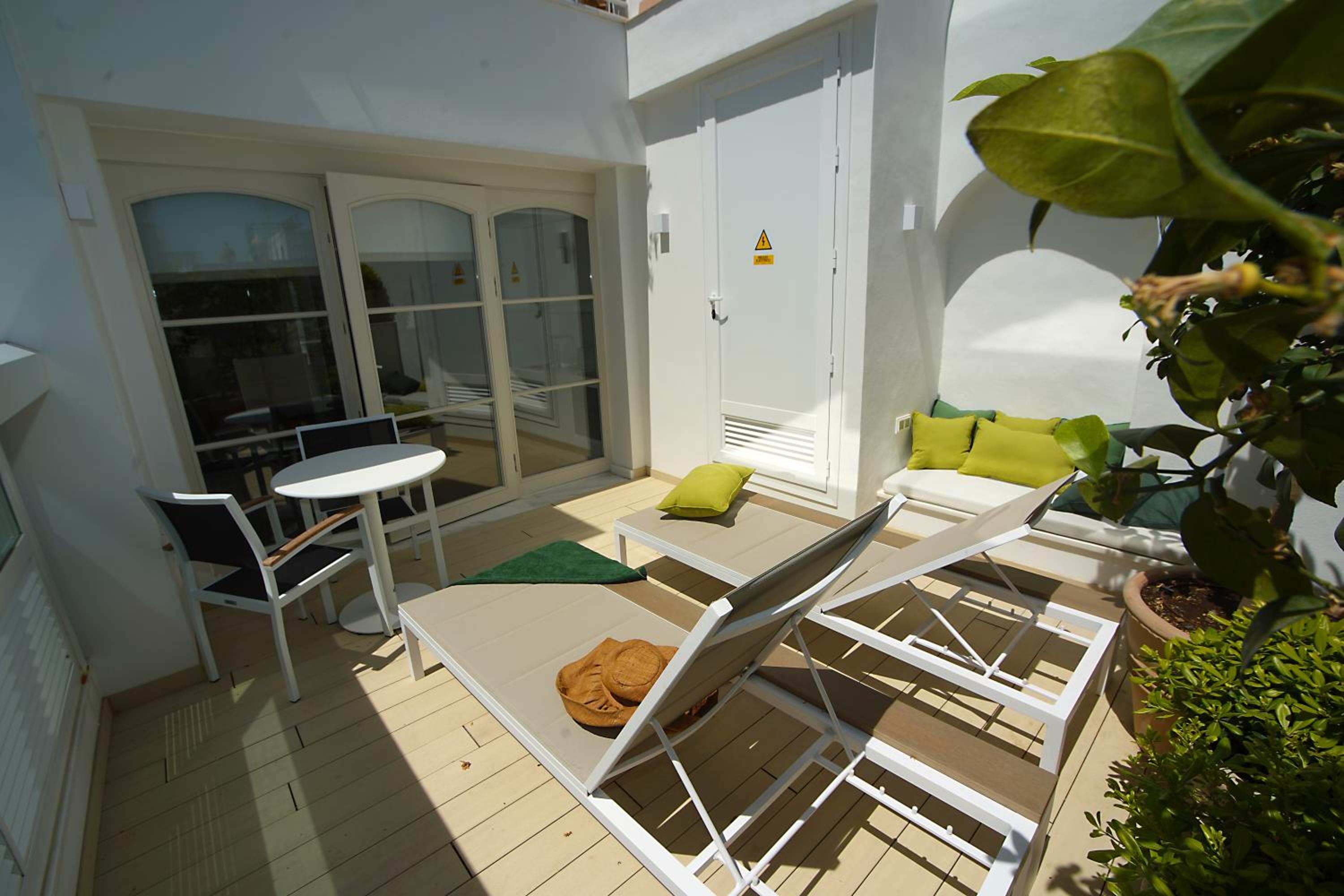 Deluxe Penthouse - Photo 6