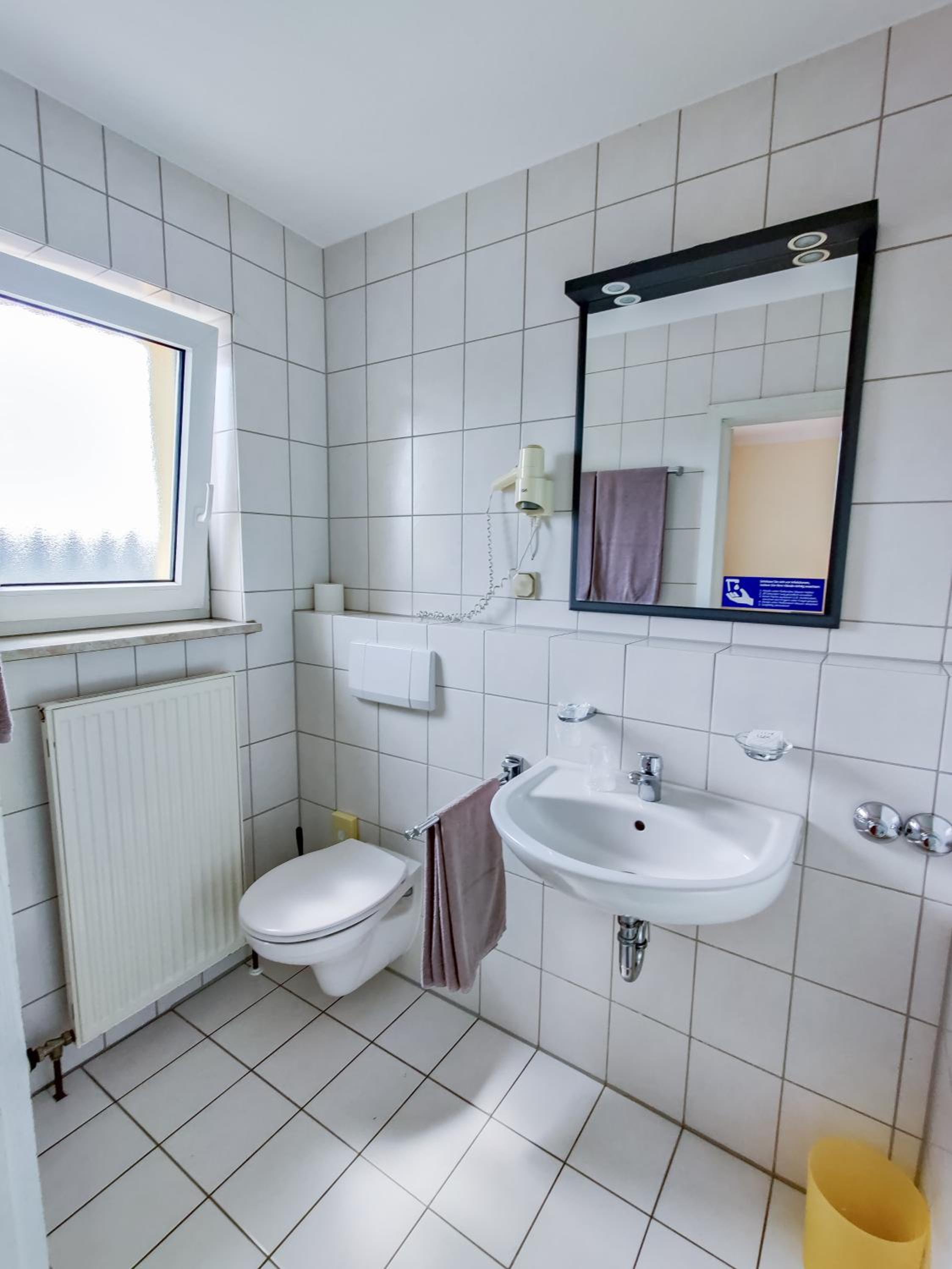 Double or Twin Room - Photo 2