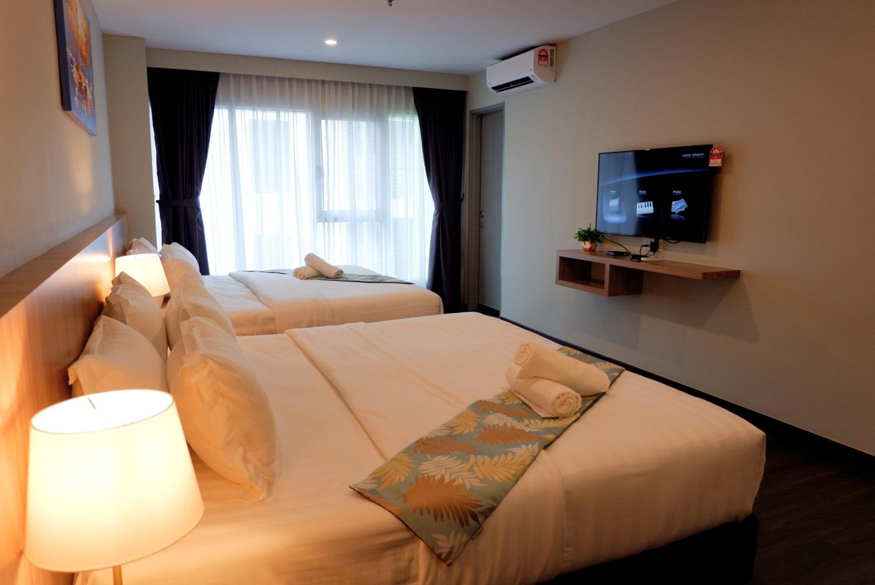 Deluxe Family Room - Photo 5