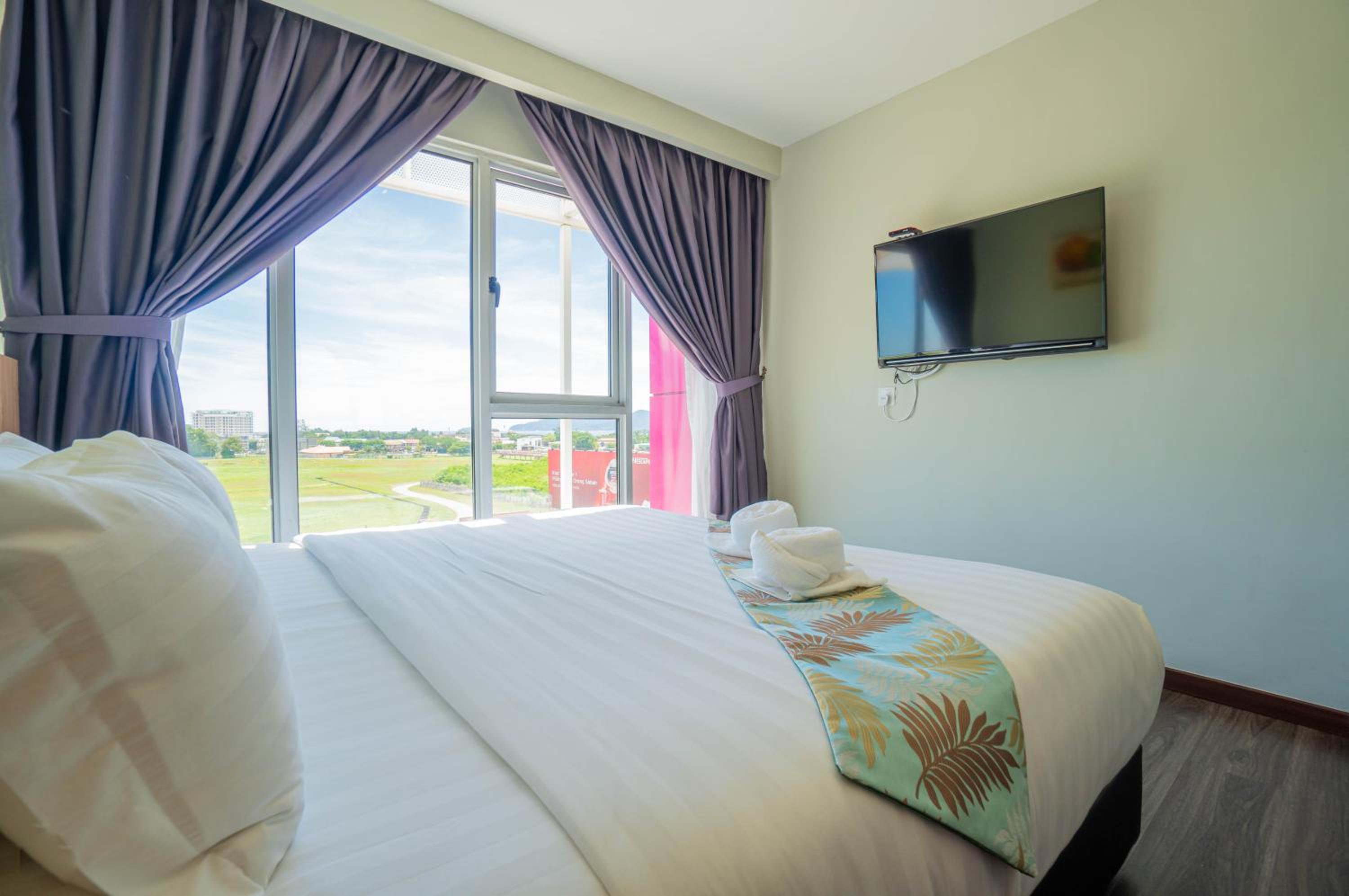 Deluxe King Room - Photo 1