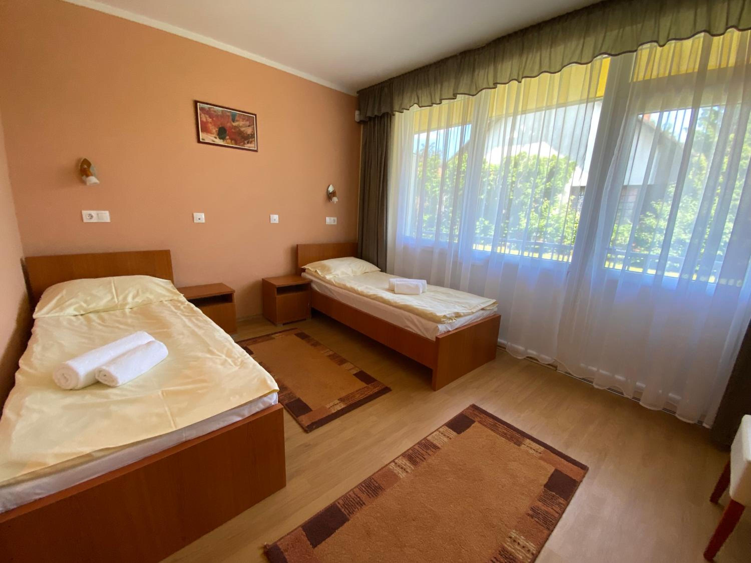 Double or Twin Room - Photo 3