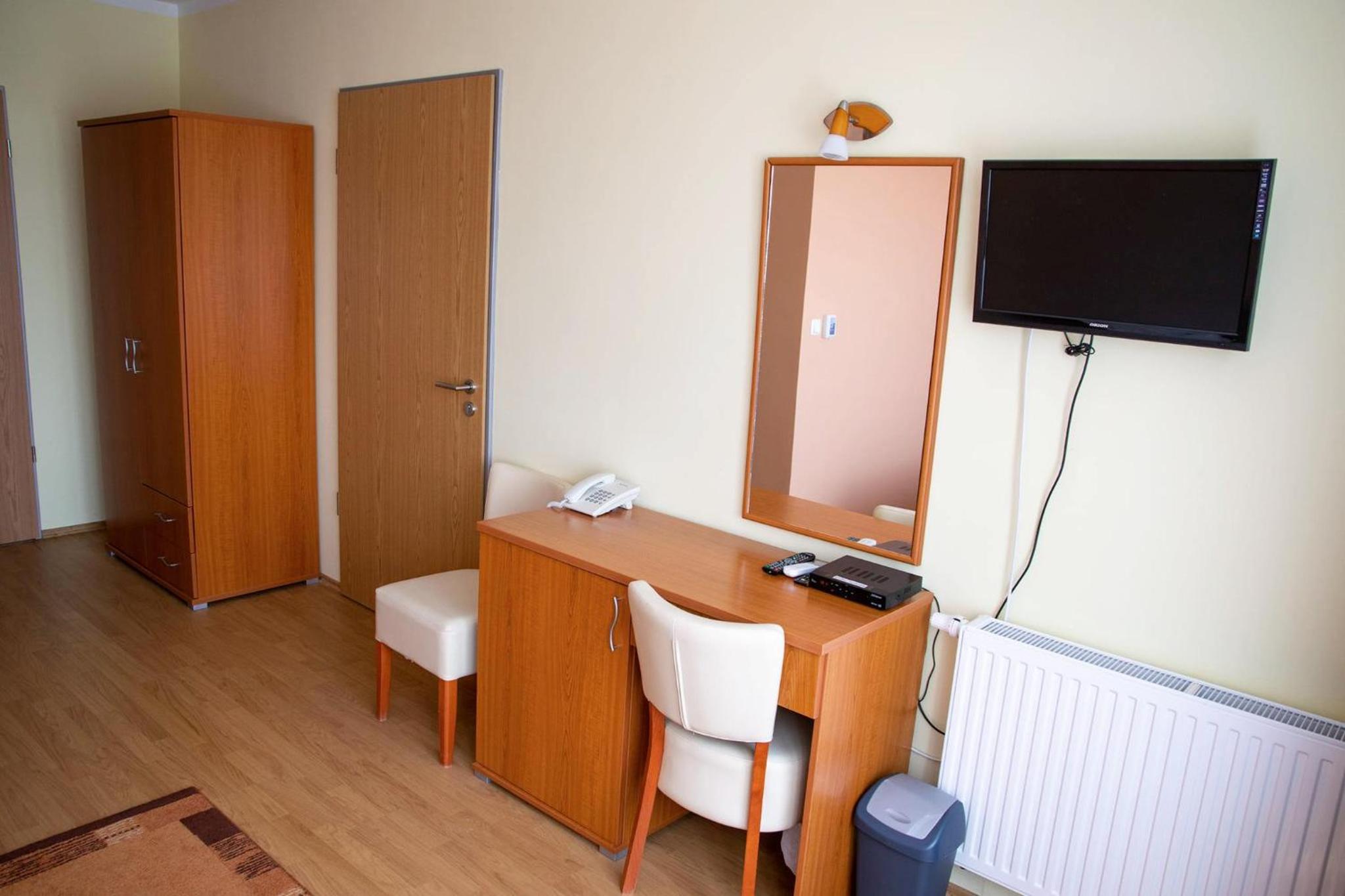 Twin Room - Disability Access photo 1