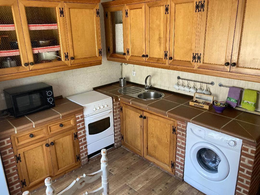 Three-Bedroom House photo 2