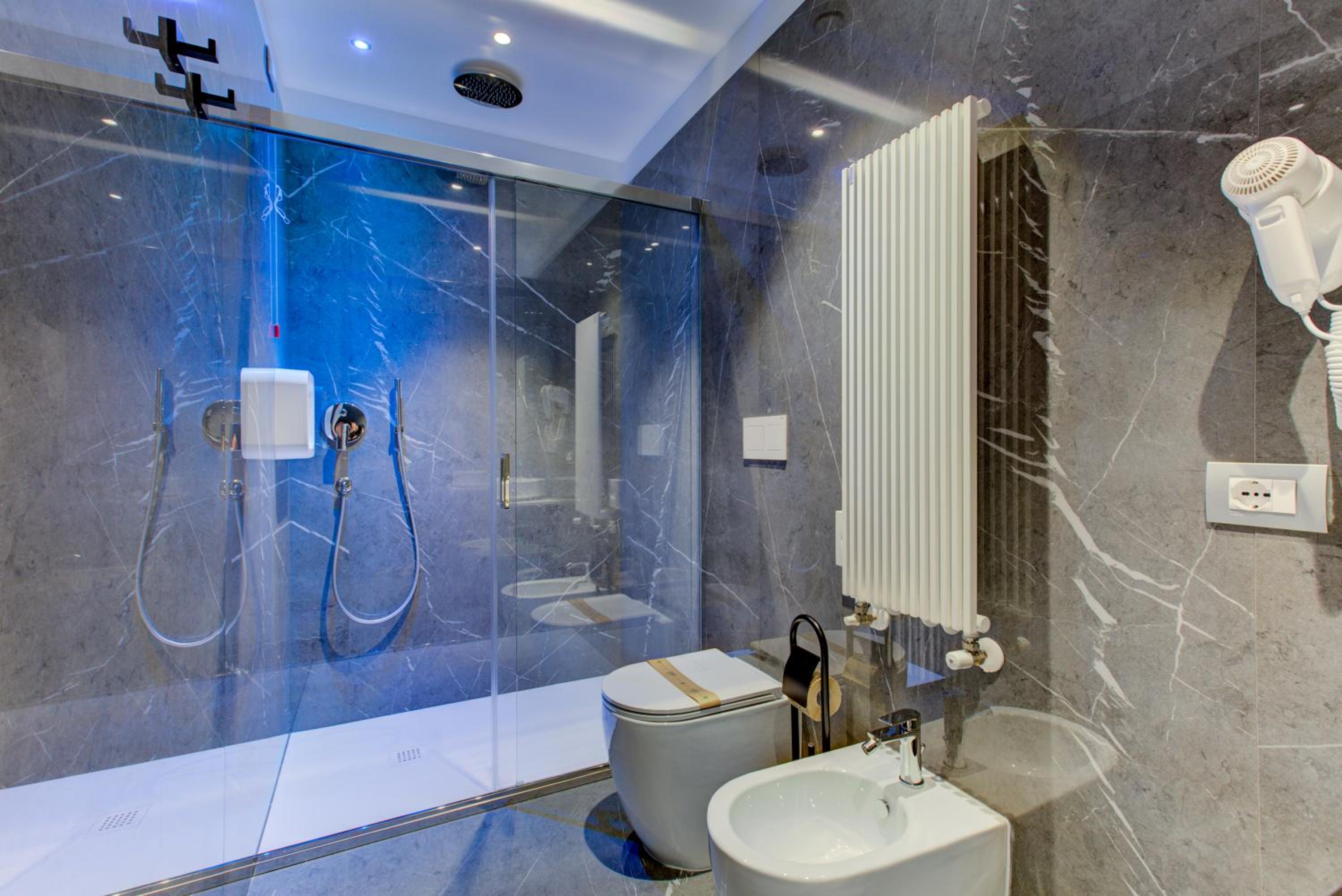 Junior Suite with Sea View with Spa access - Photo 4