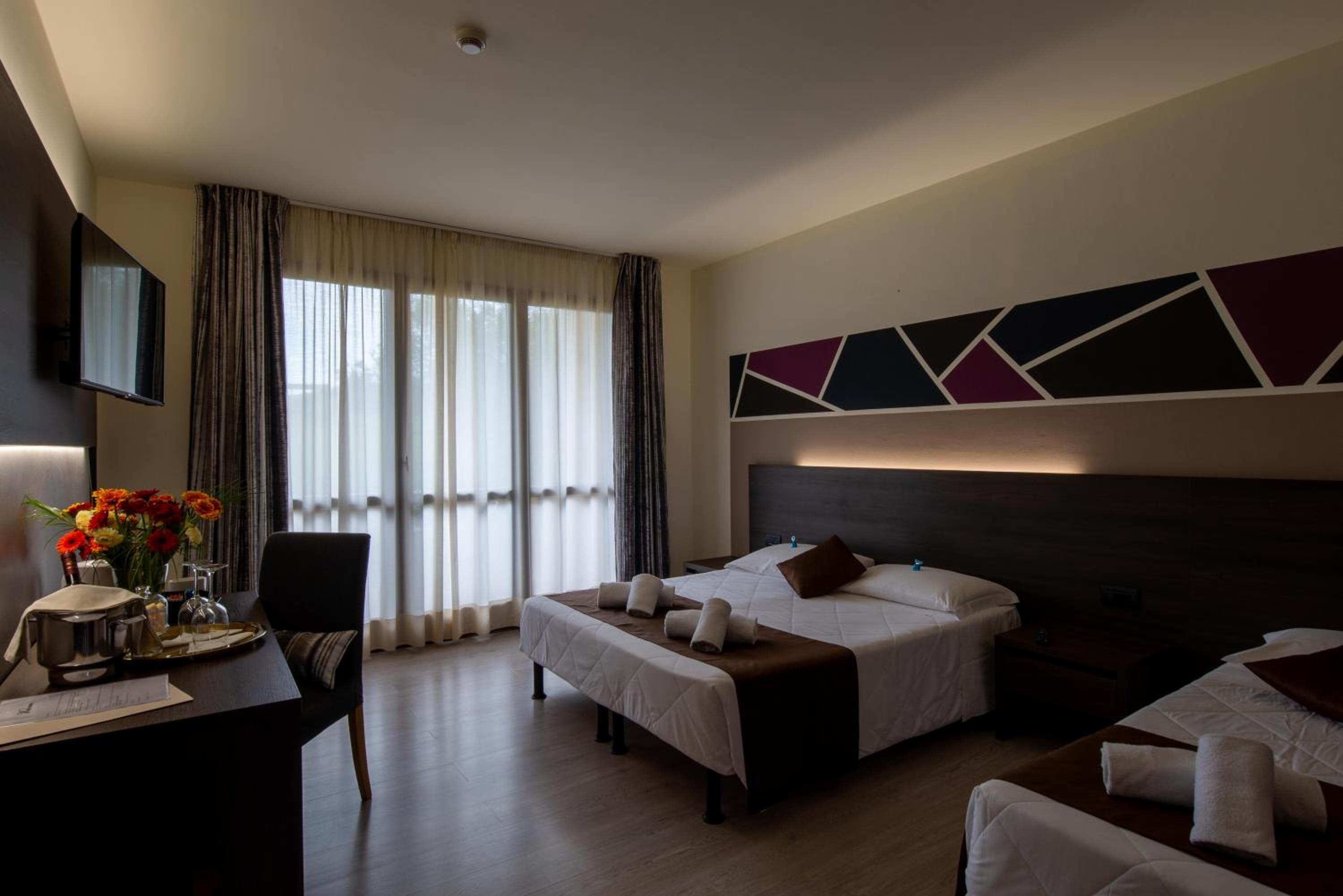 Triple Room with View - Photo 1