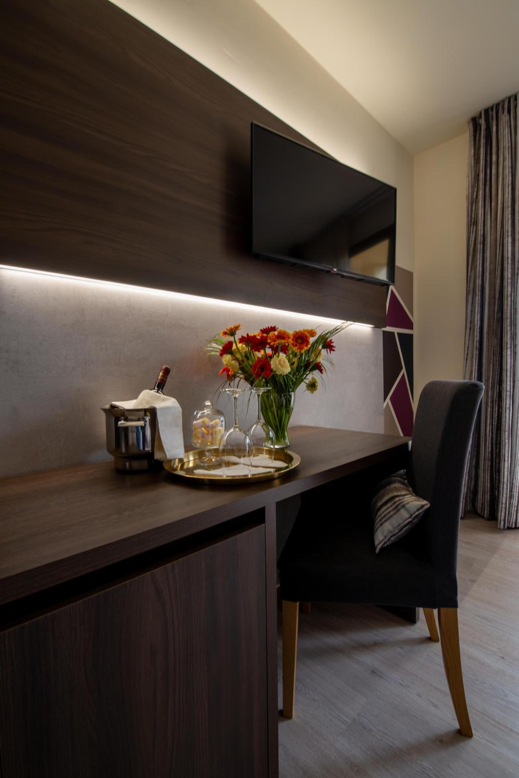 Triple Room with View - Photo 3