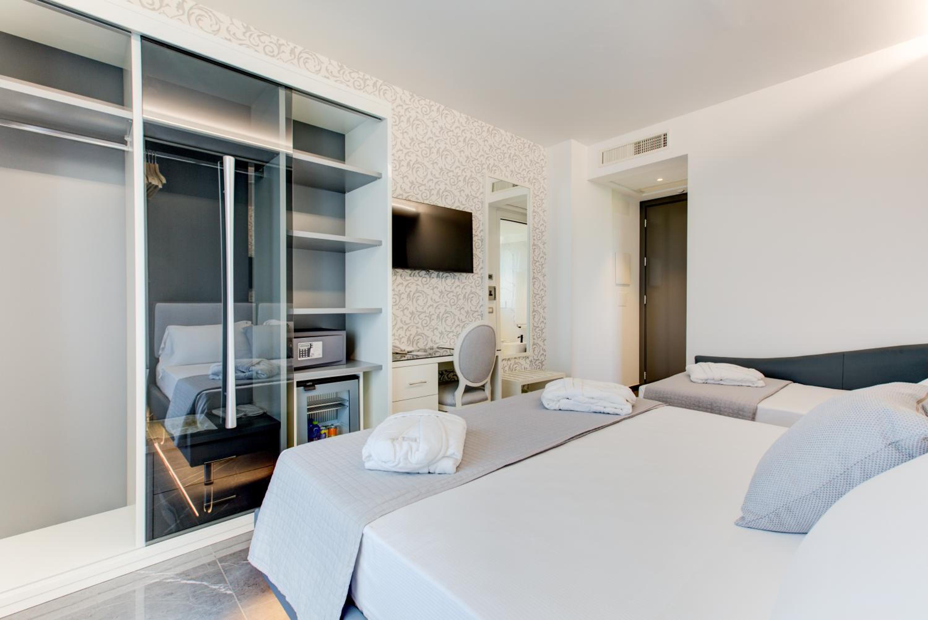 Superior Triple Room - Photo 4
