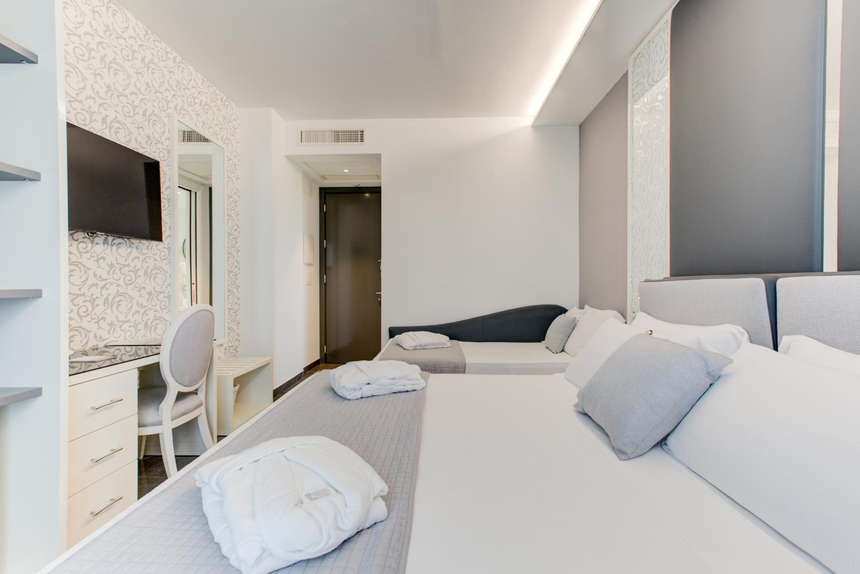 Executive Triple Room - Photo 2