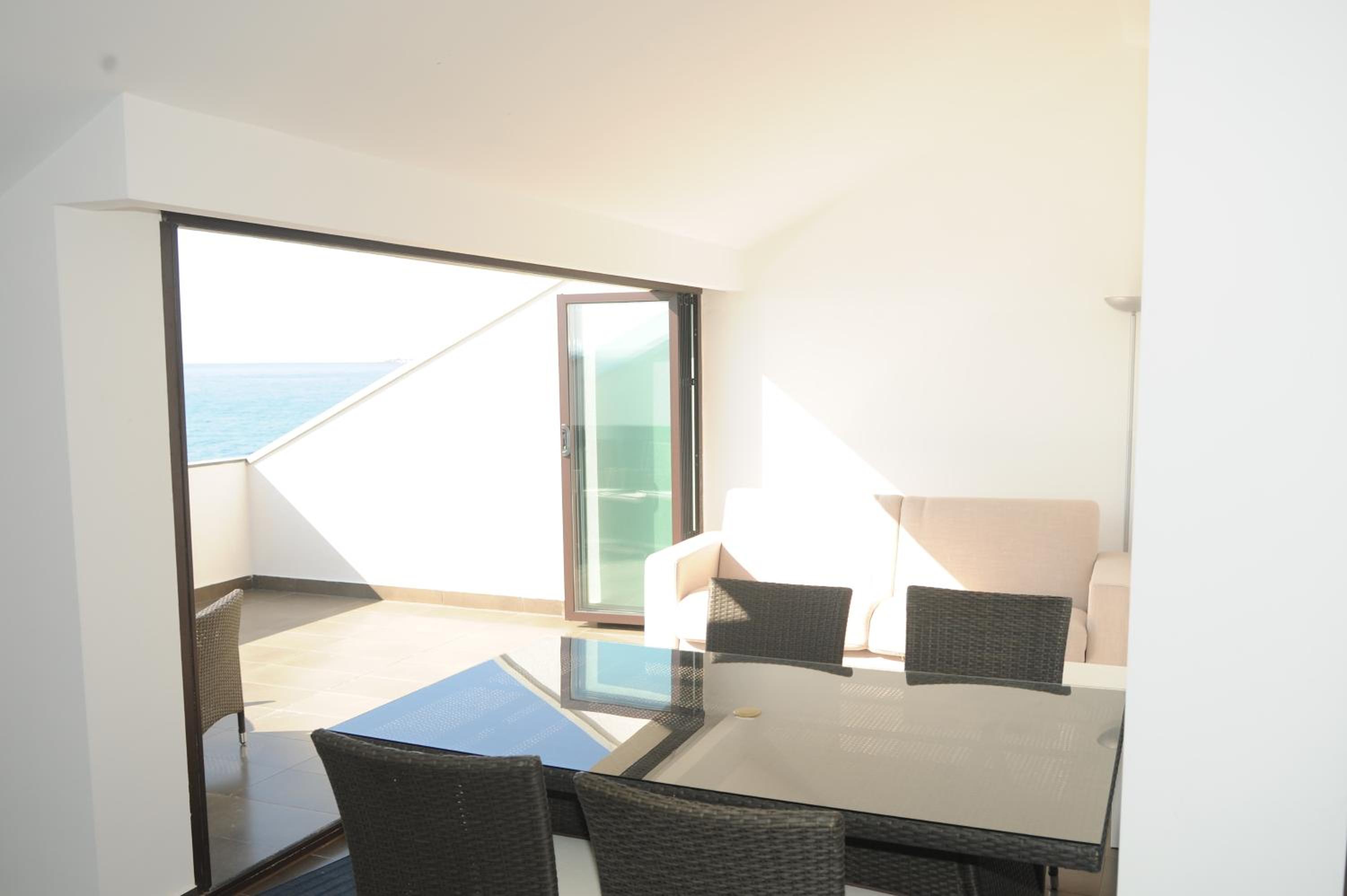 Two-Bedroom Apartment with Sea View photo 3