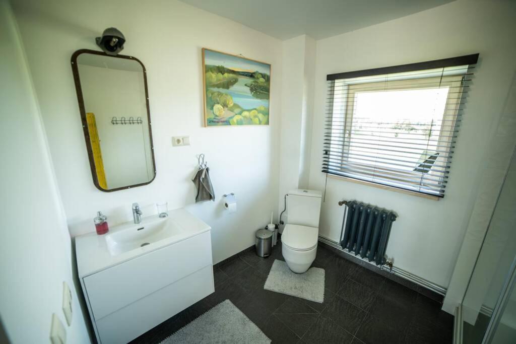 One-Bedroom House - Photo 25