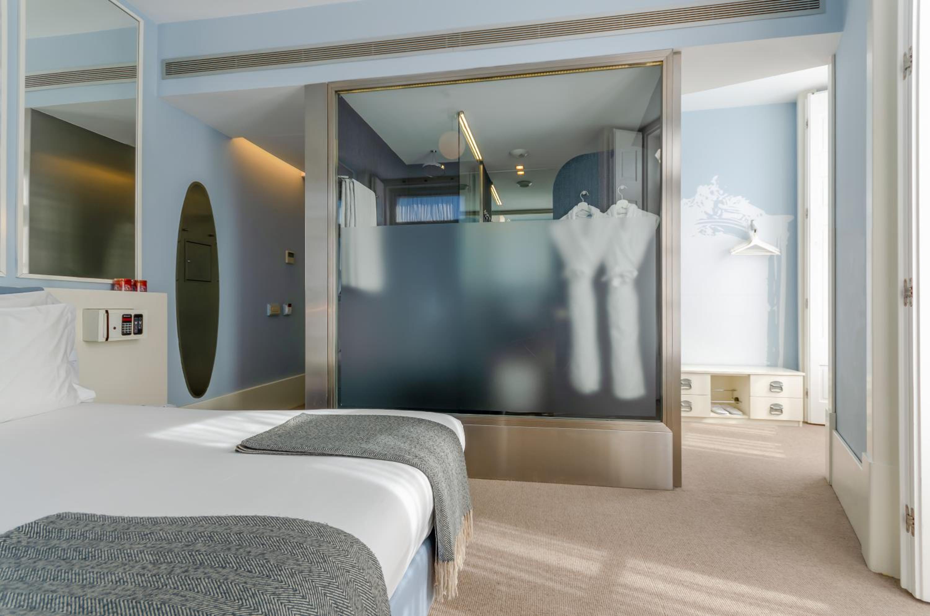 Classic Double Room with City View