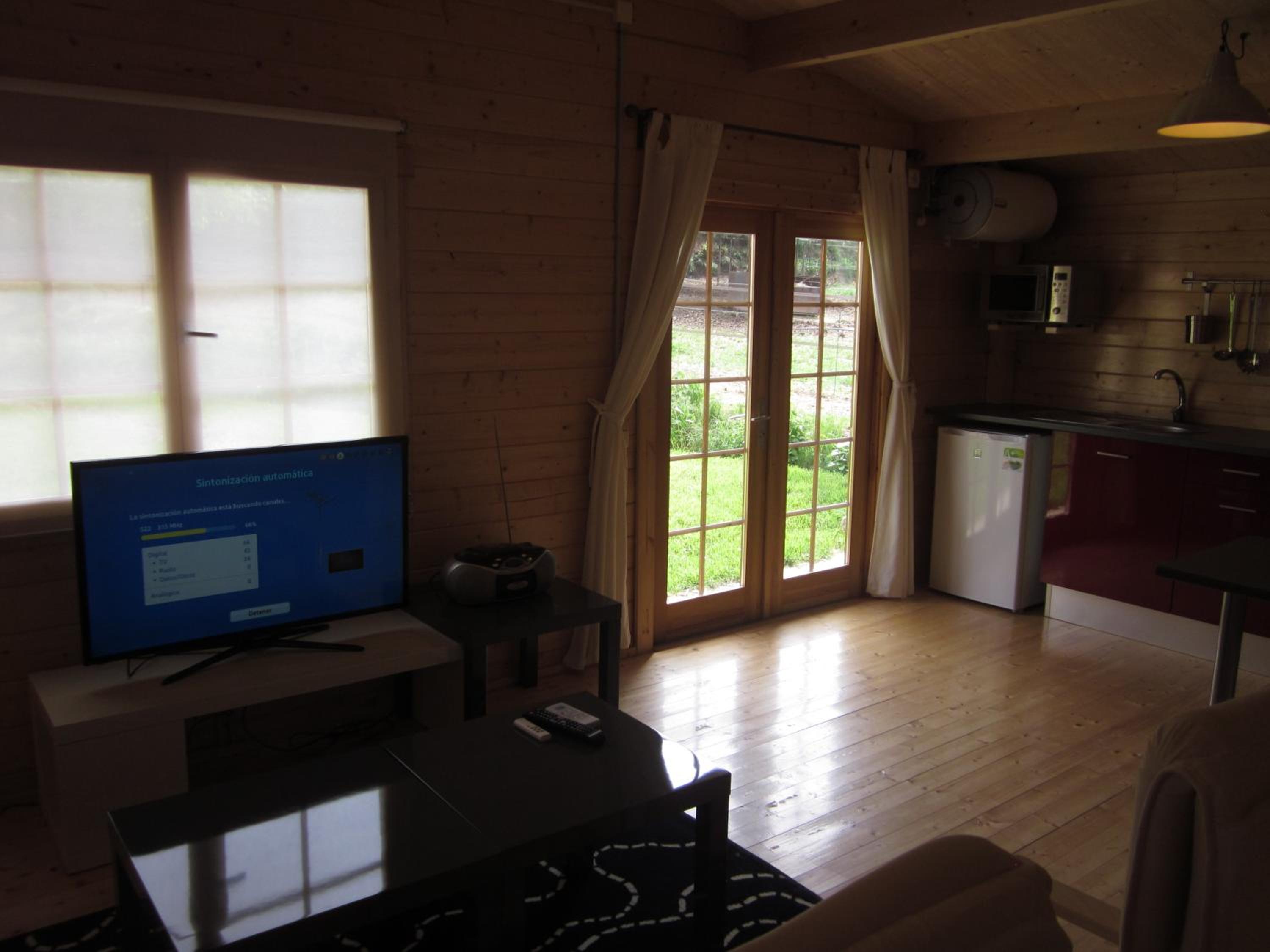 Cottage with Private Garden photo 3