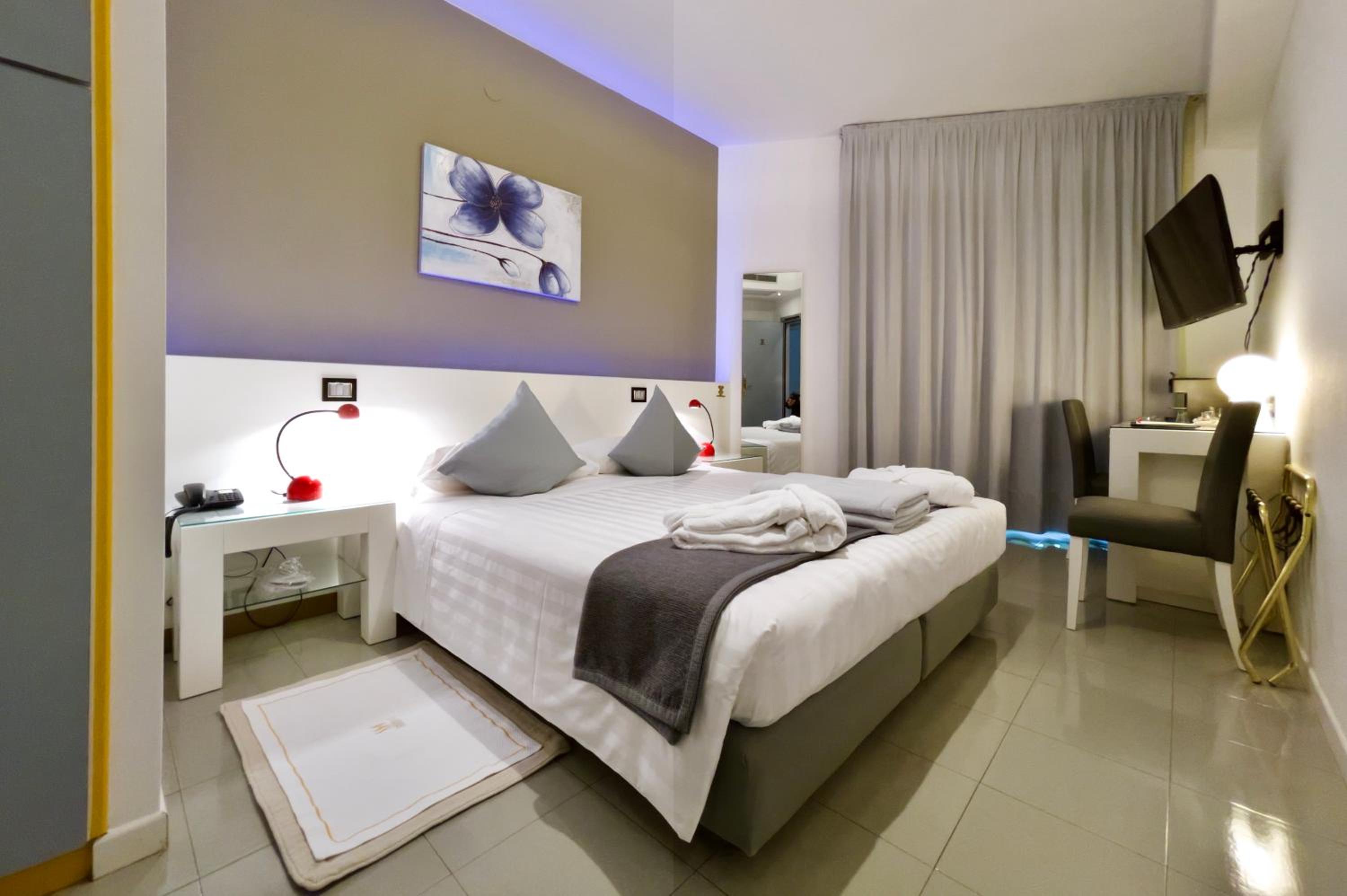 Superior Double Room with Extra Bed and Balcony photo 1