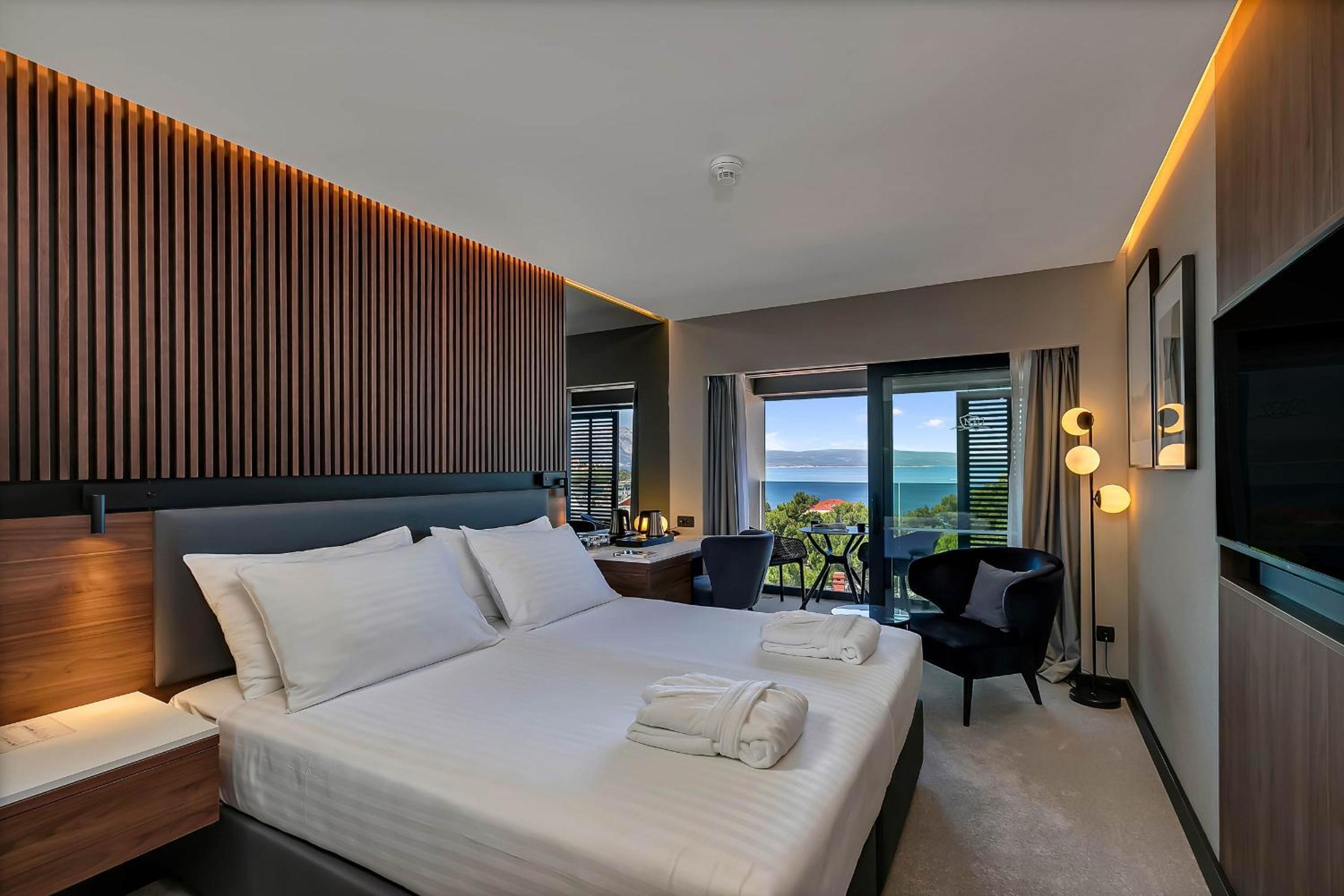 Superior Double Room with Balcony and Sea View - Photo 1