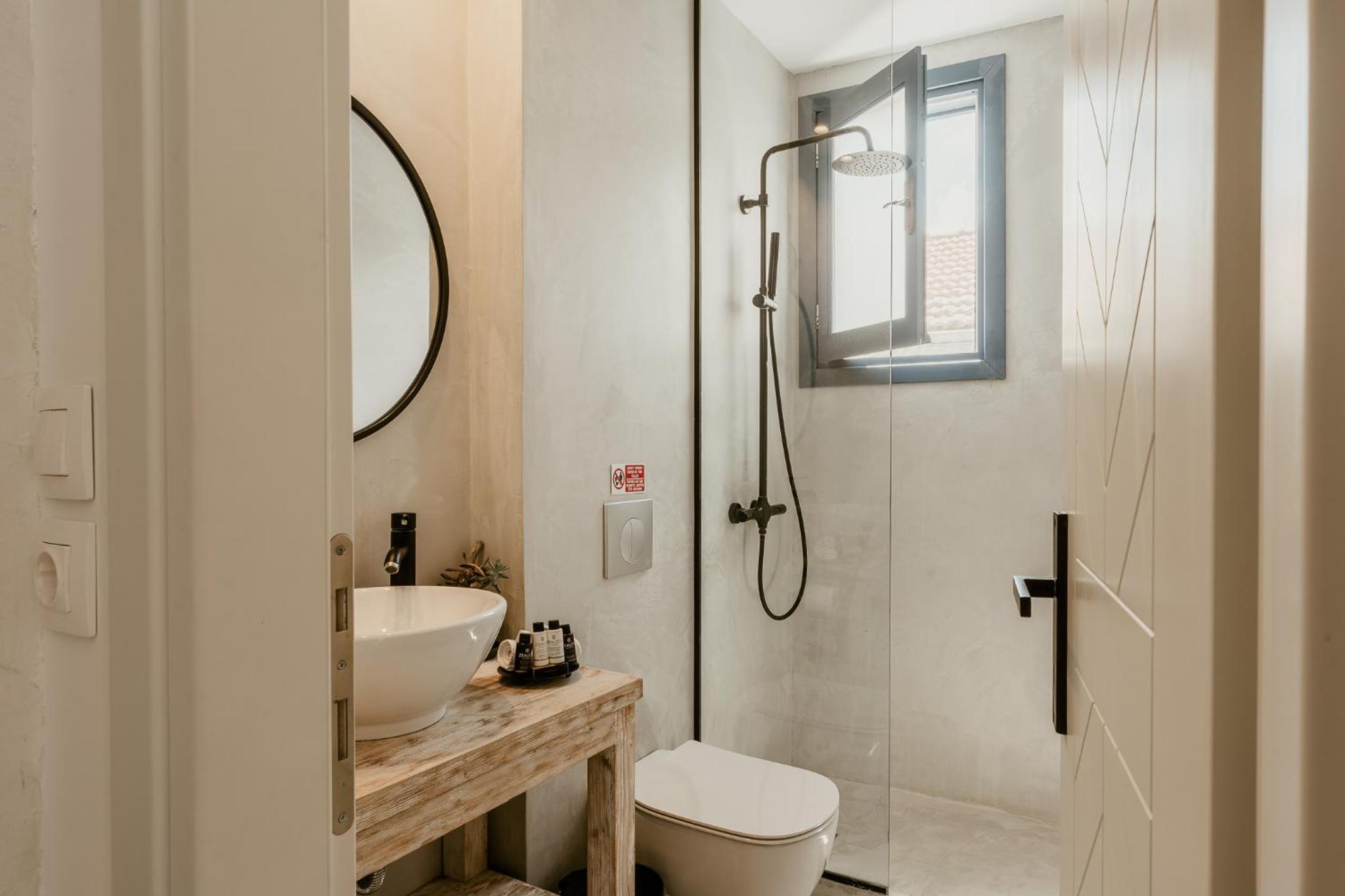 Double Room - Photo 12