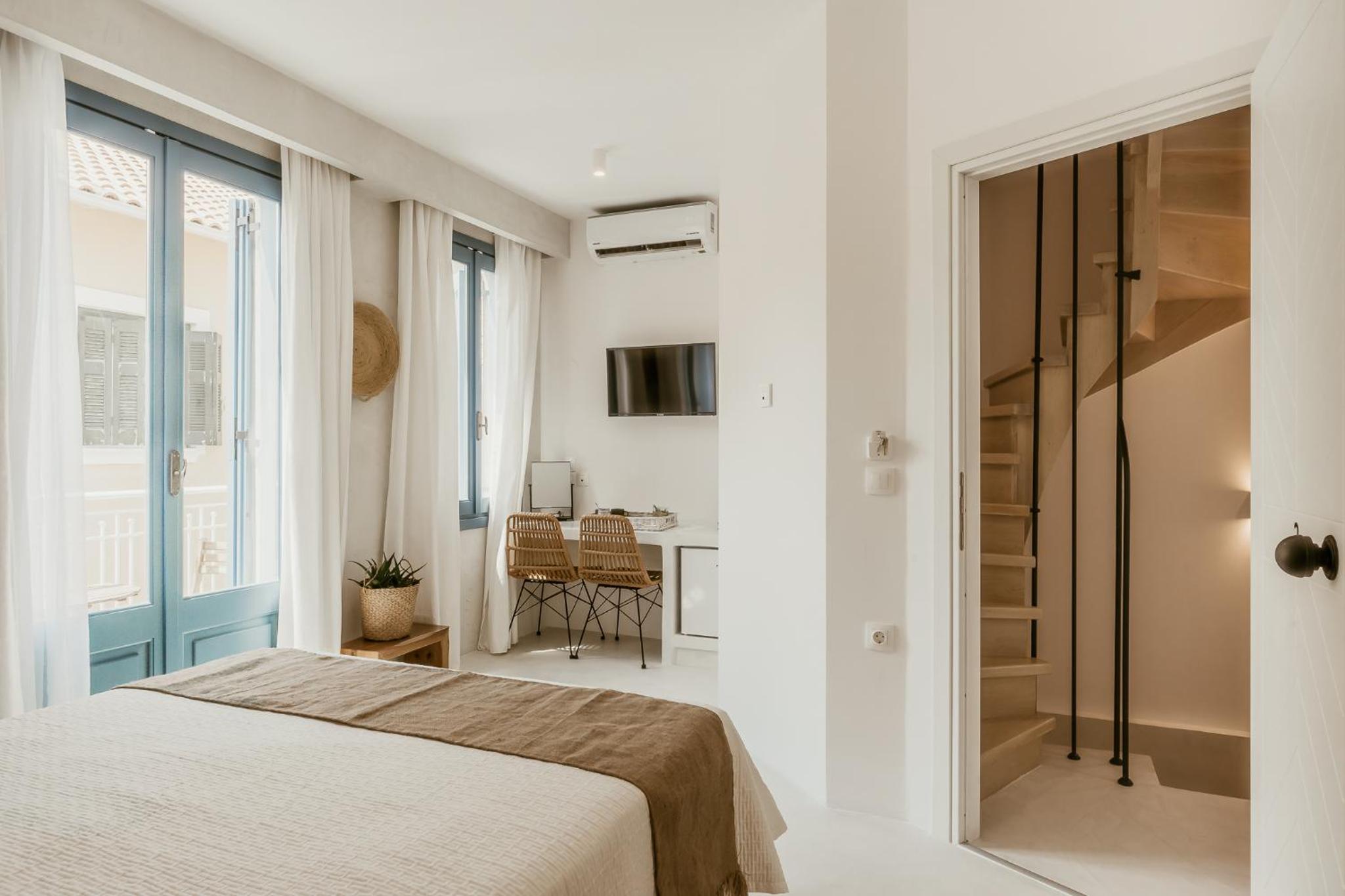Double Room with Balcony - Photo 7