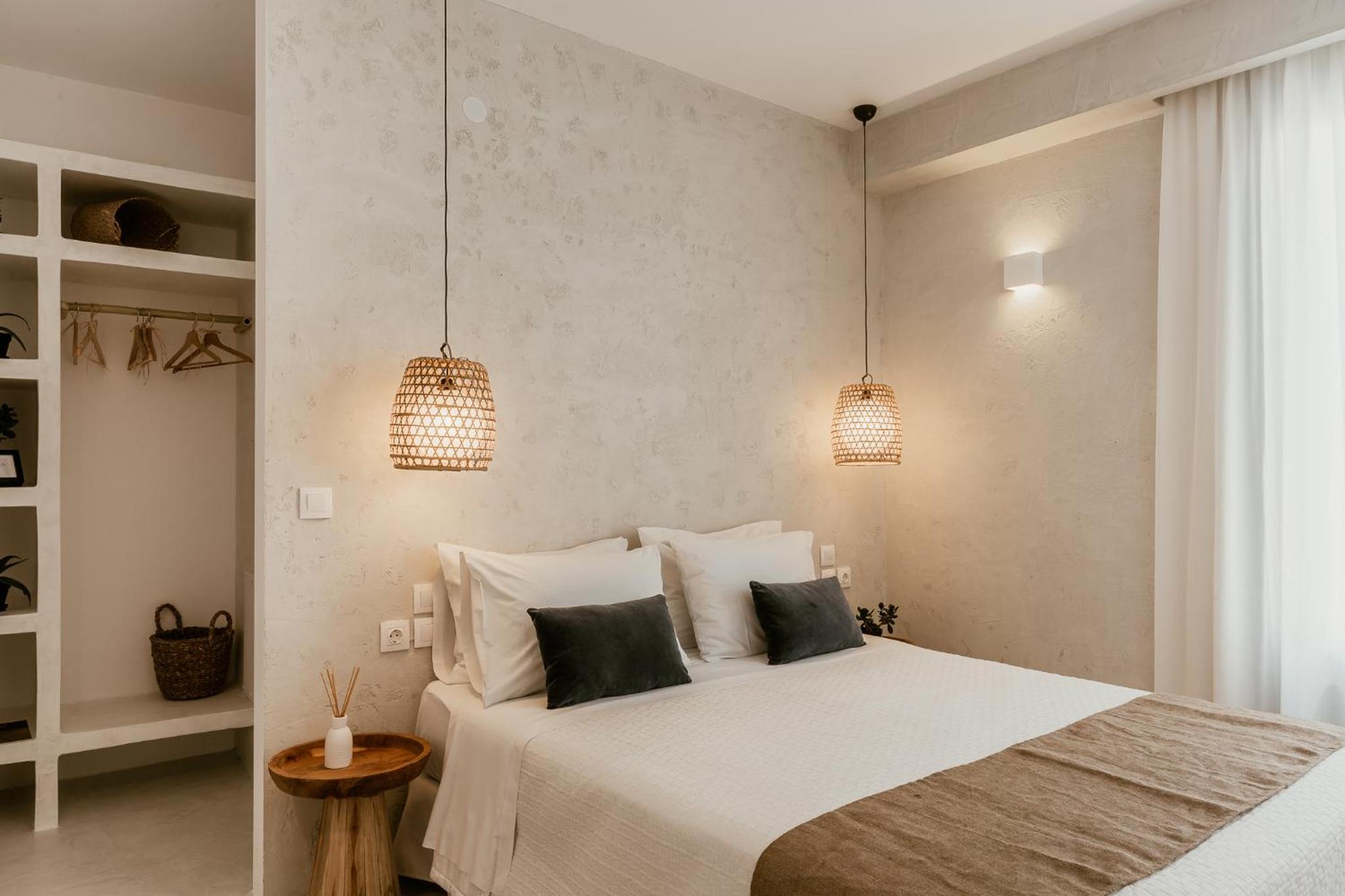 Double Room with Balcony - Photo 8