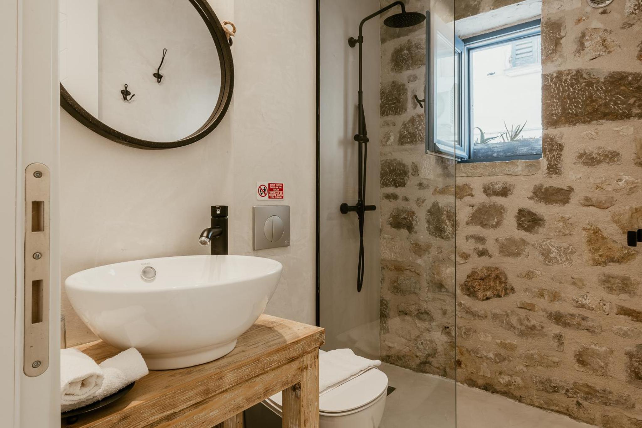 Double Room - Photo 9