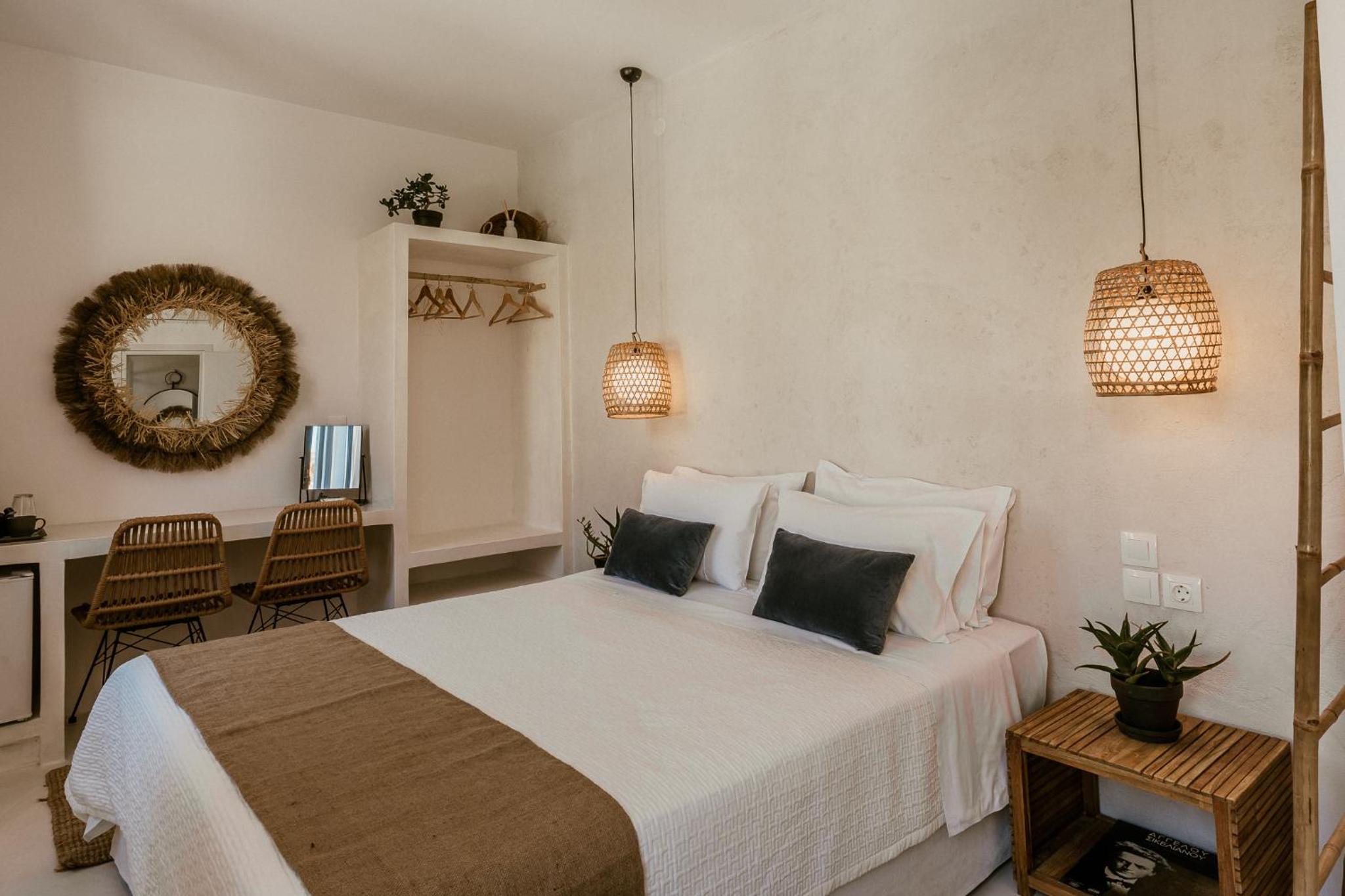 Double Room with Balcony - Photo 18