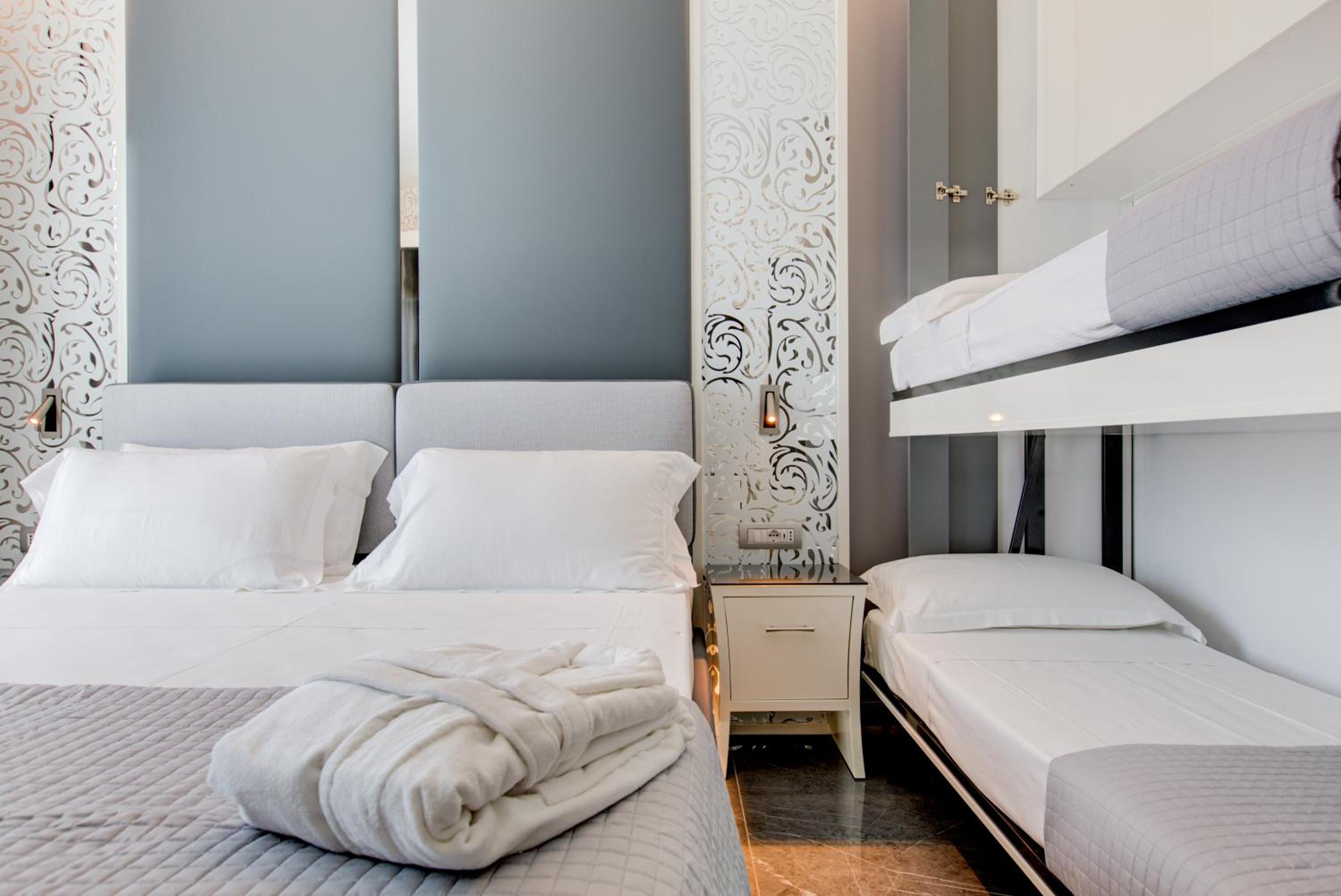 Superior Quadruple Room - Photo 2