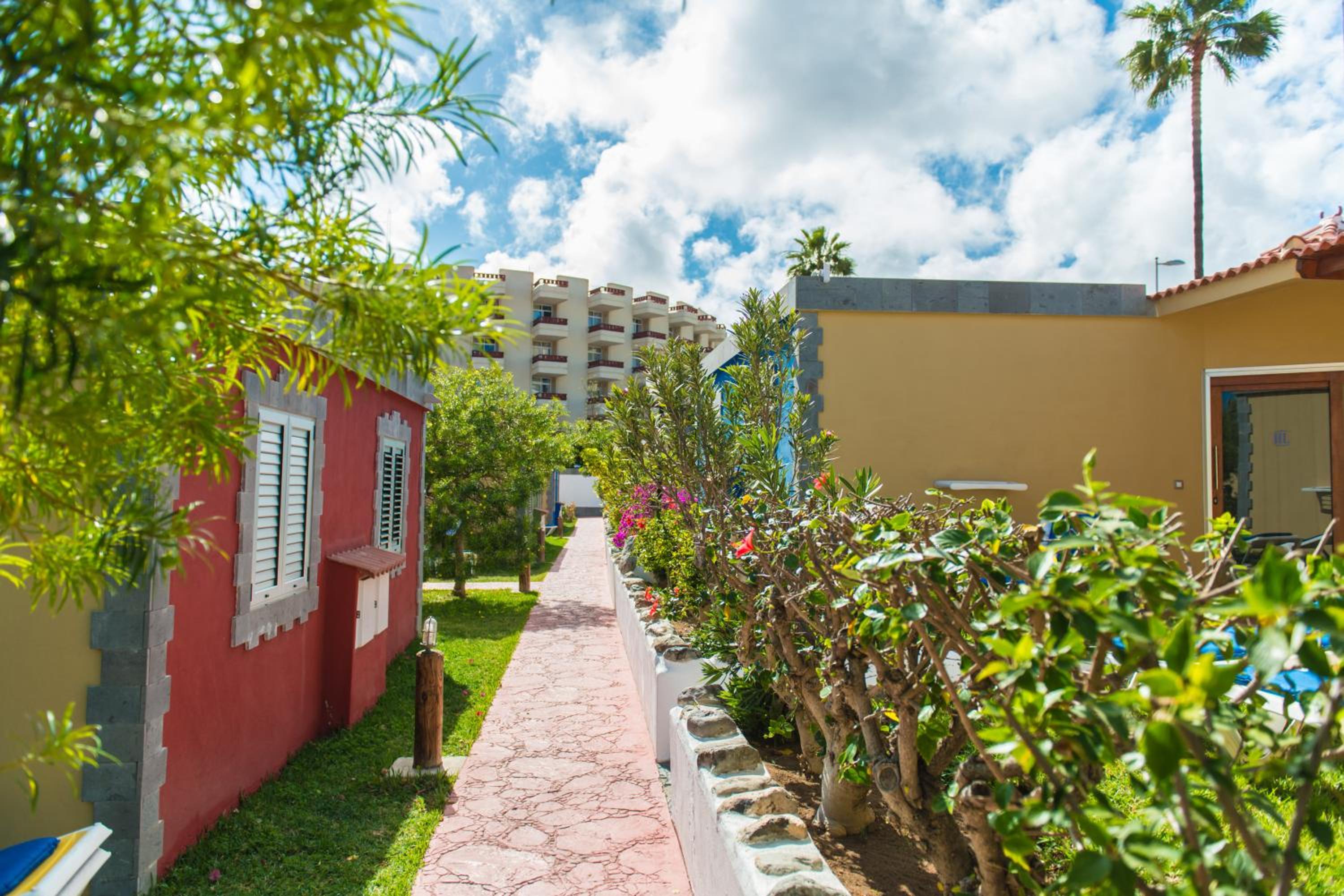 Bungalow (2 Adults) photo 3