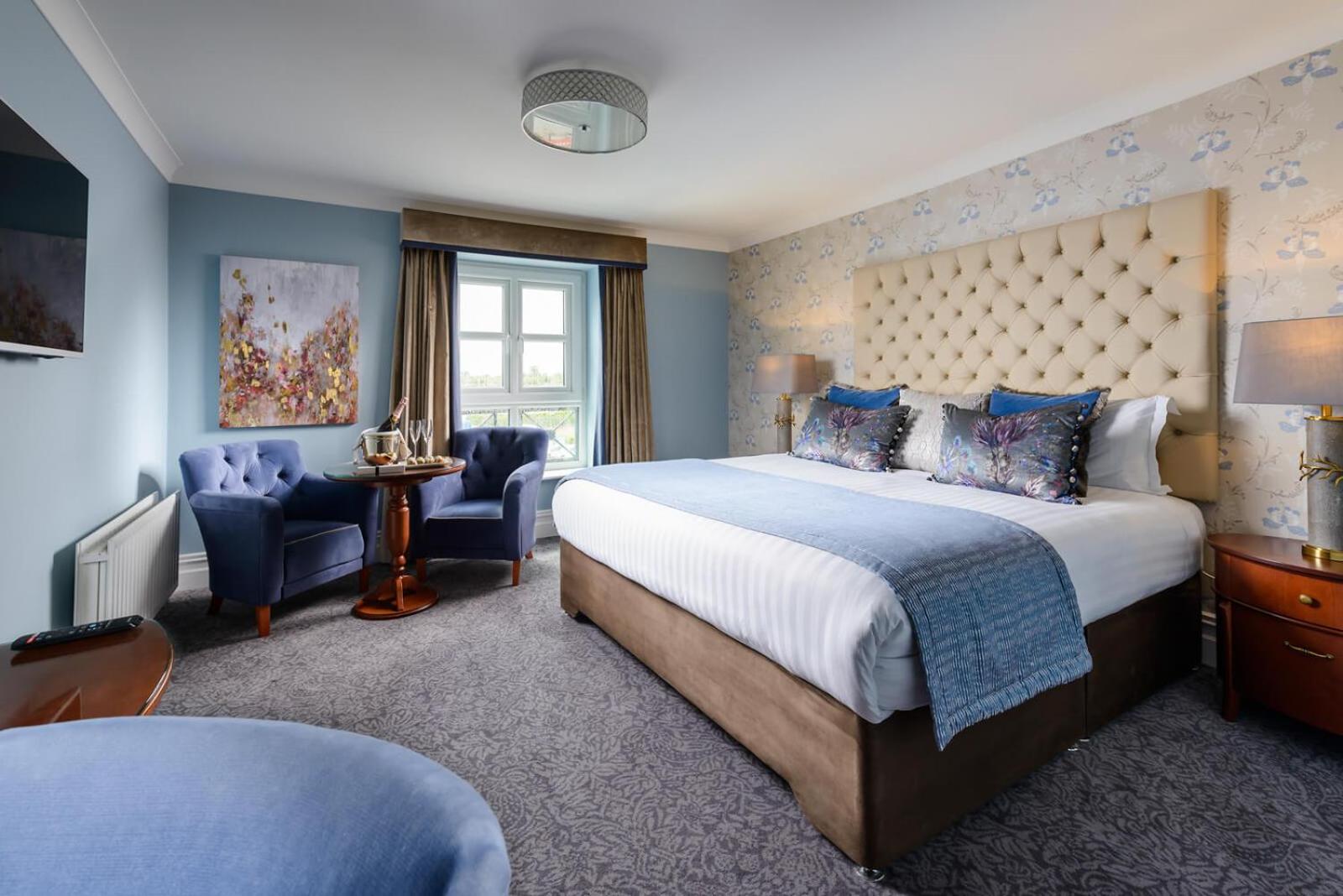 Deluxe King Room - Photo 1