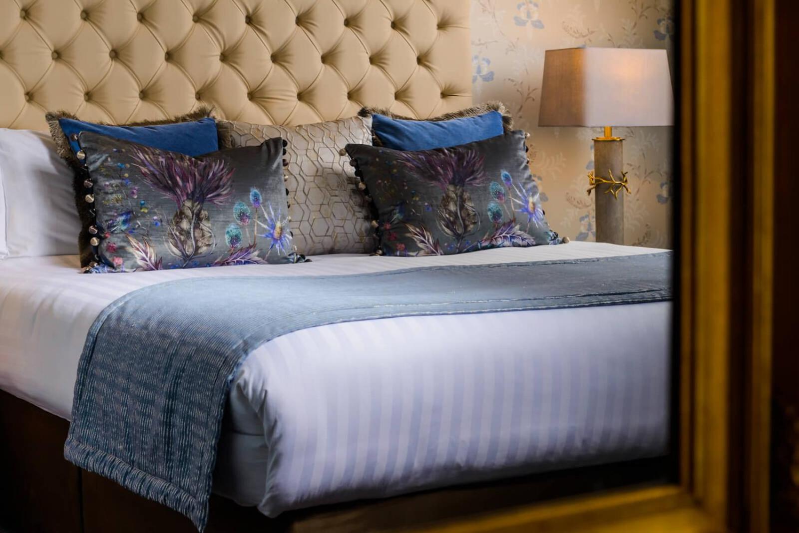 Deluxe King Room - Photo 3