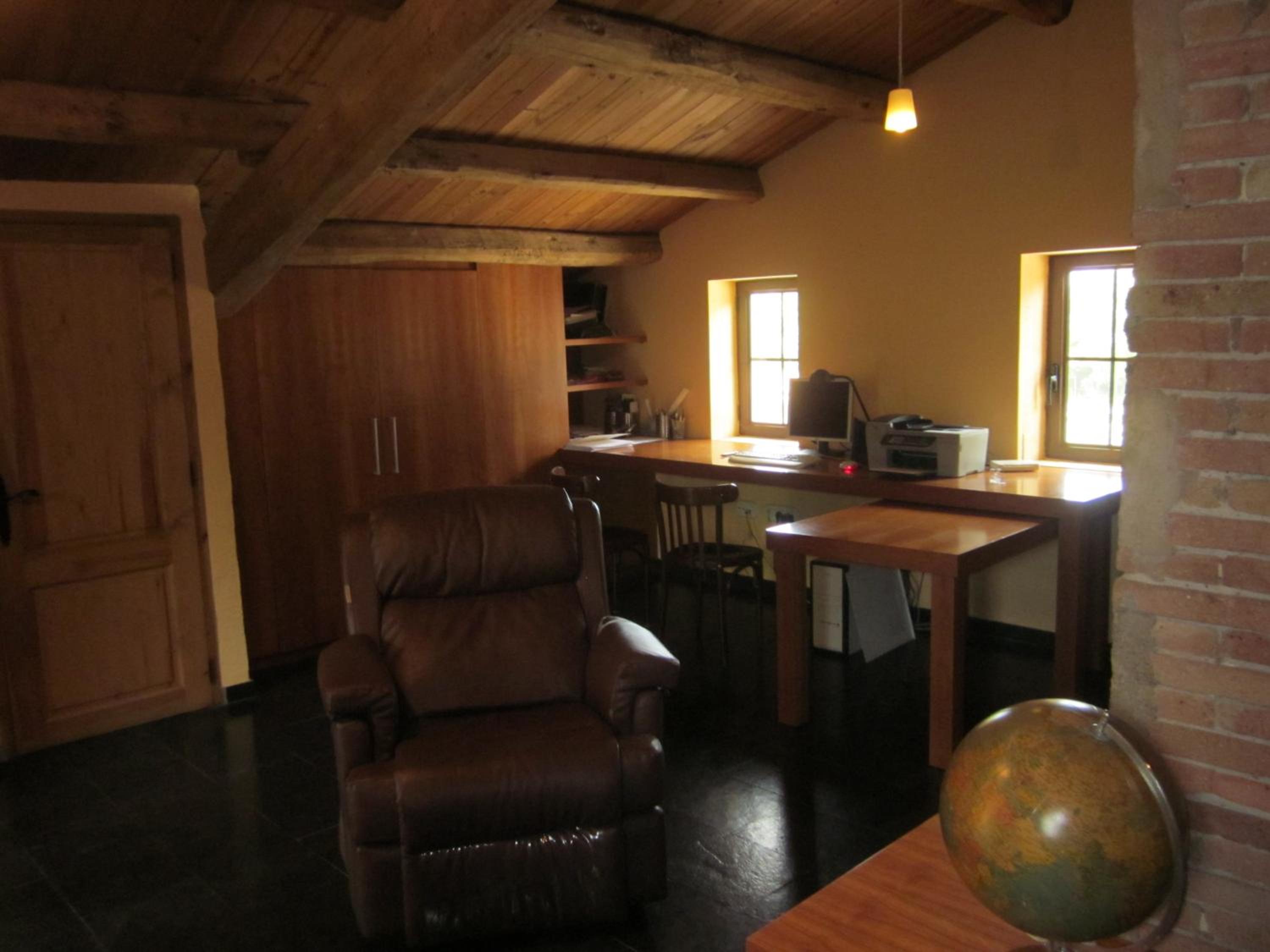 Loft Suite- Upper Floor photo 2