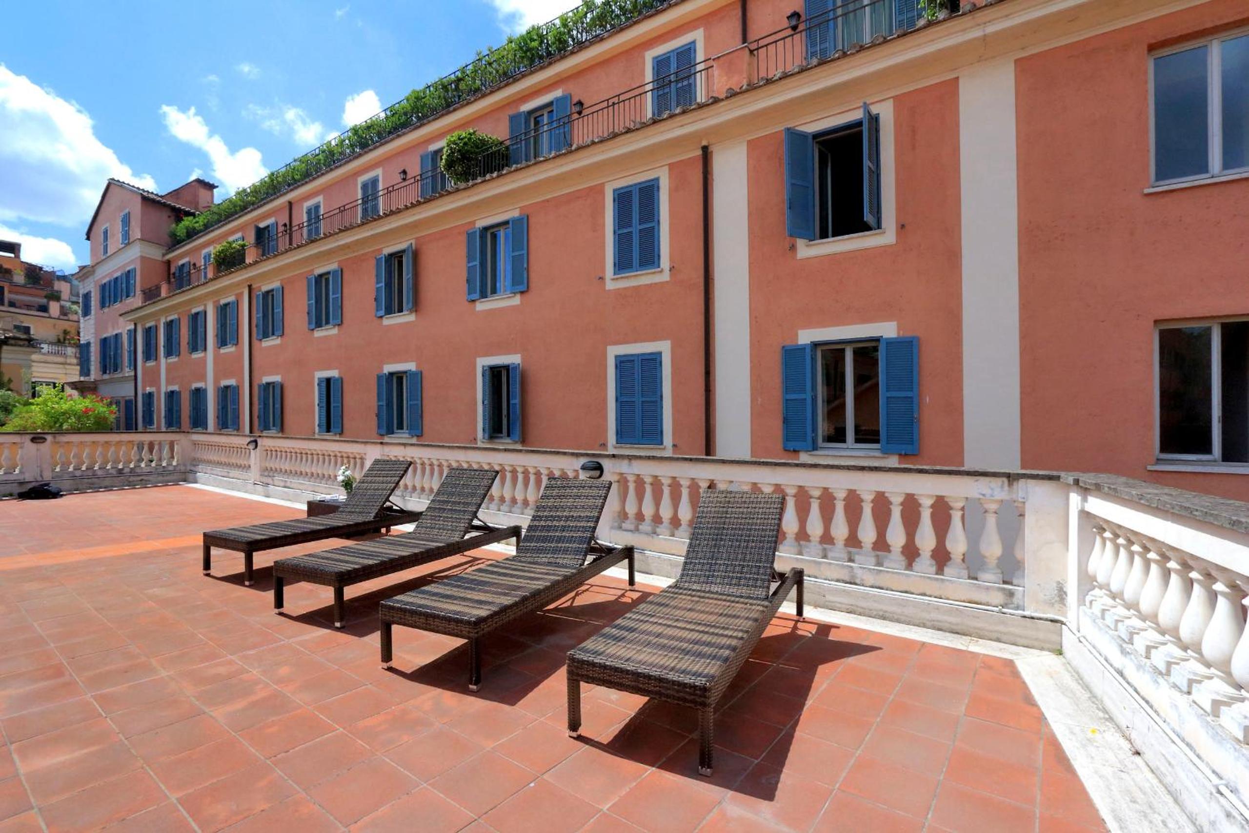 Large Two-Bedroom Apartment with Terrace photo 2