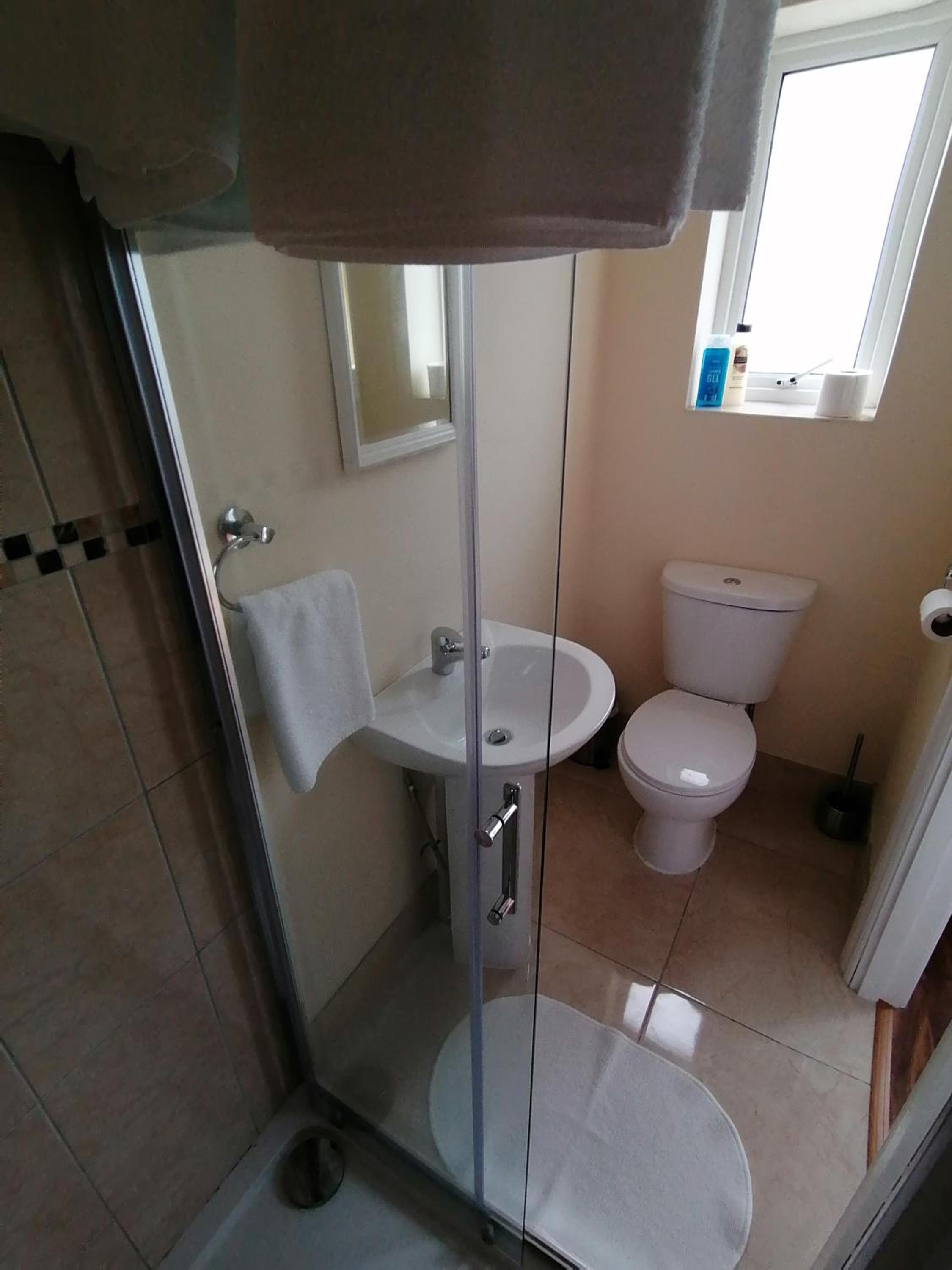 Deluxe Double Room with Shower - Photo 6