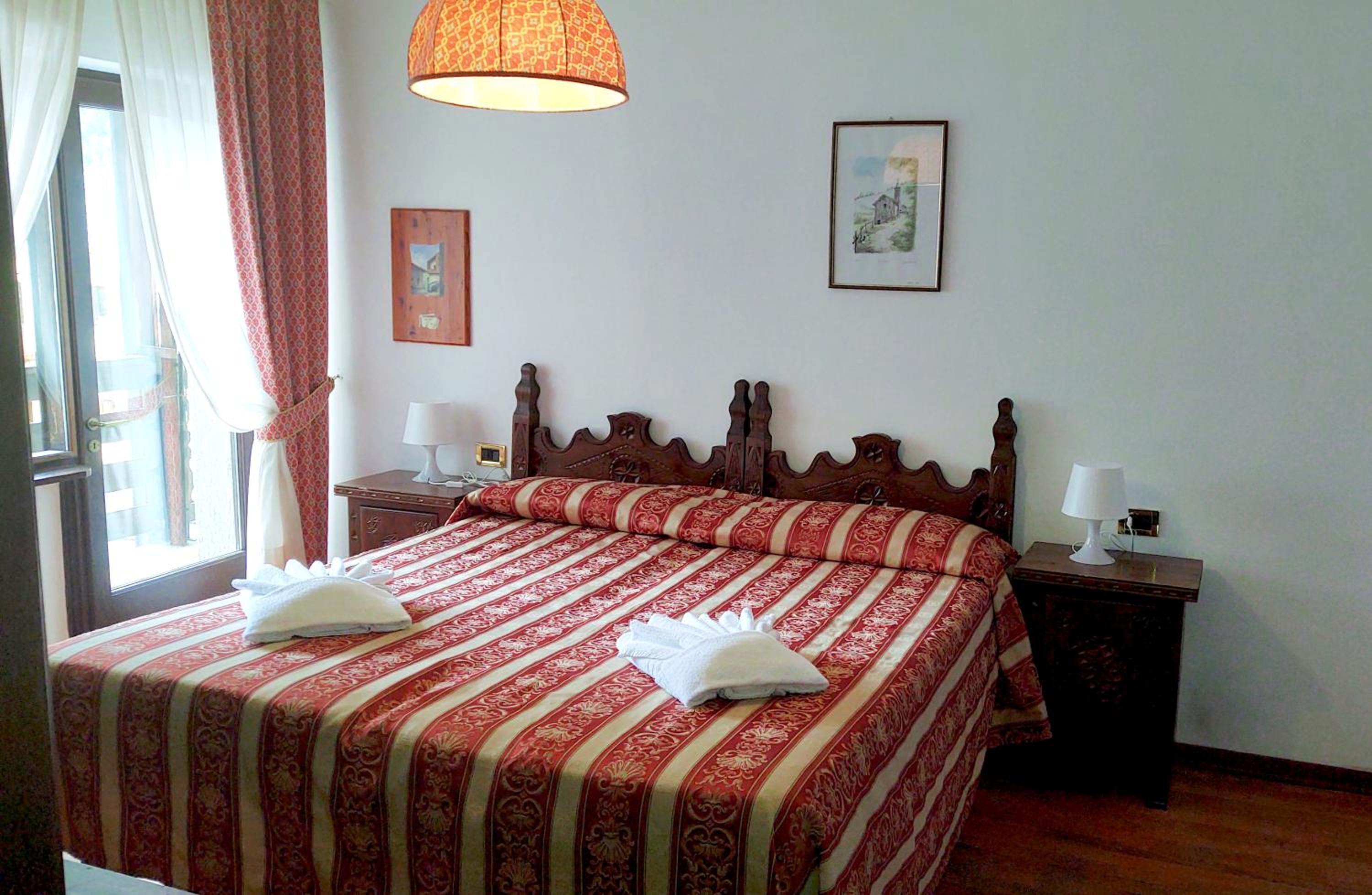 Double or Twin Room - Photo 6