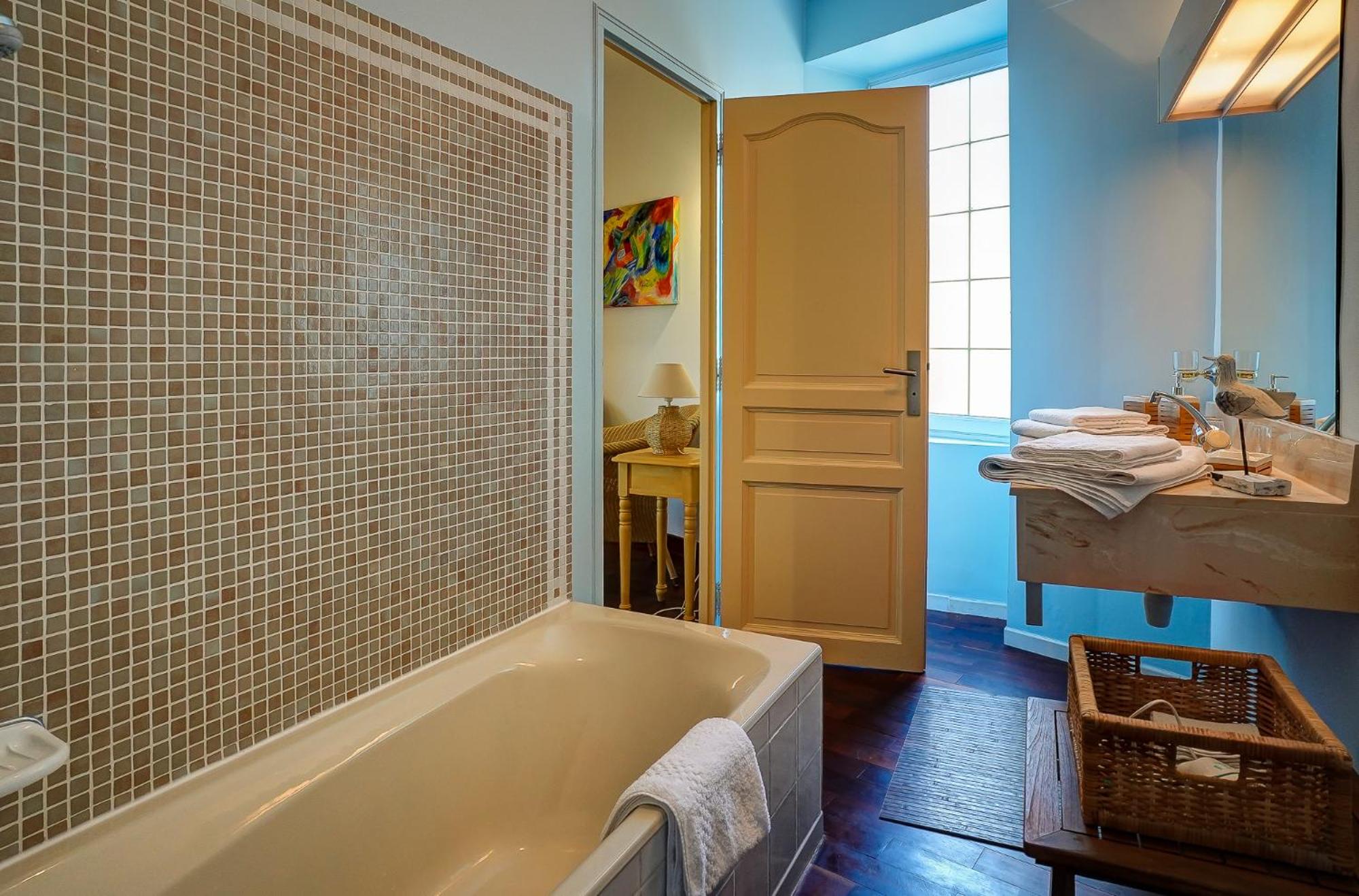 Double or Twin Room - Photo 2