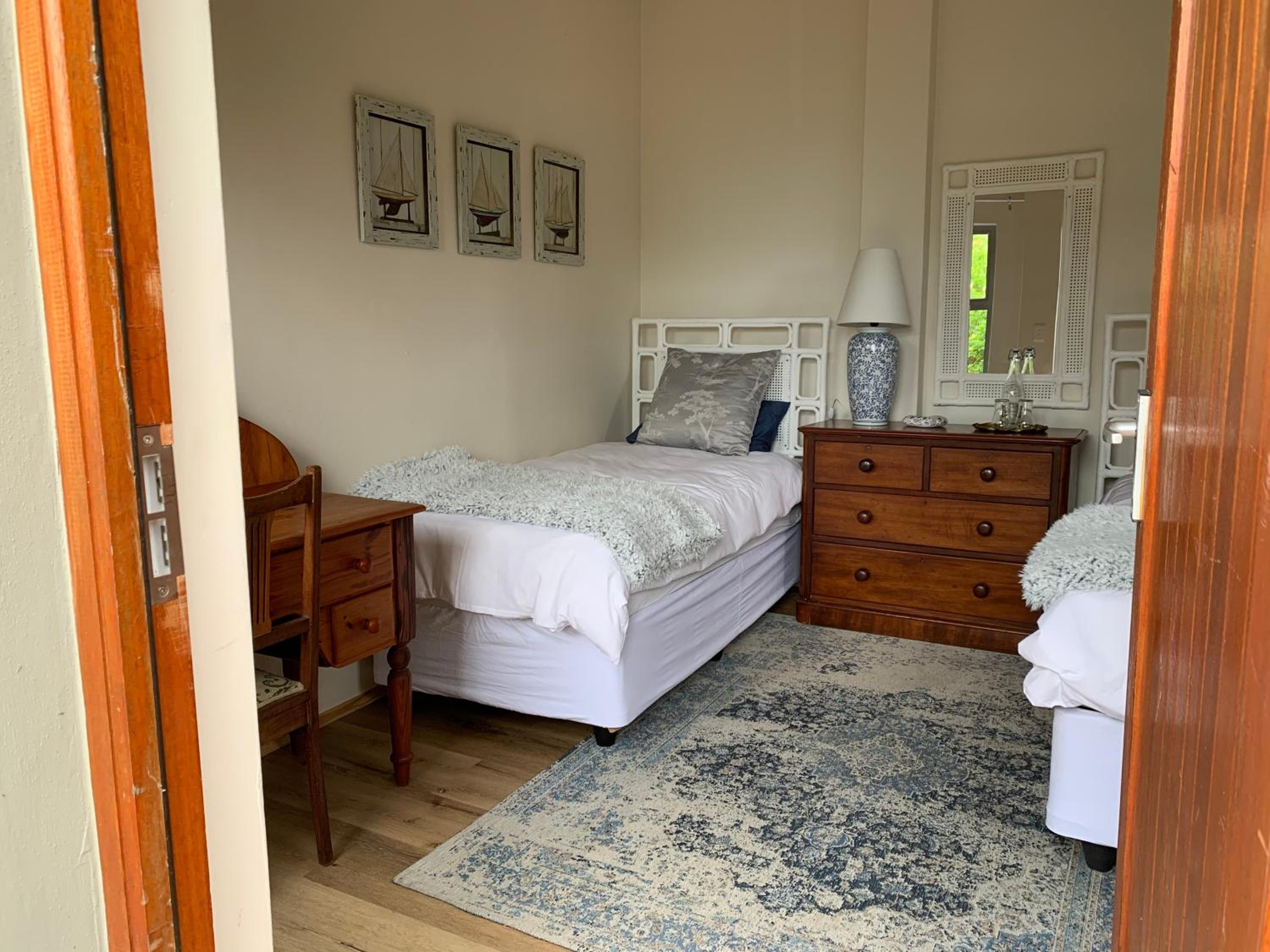 Two-Bedroom House - Photo 4