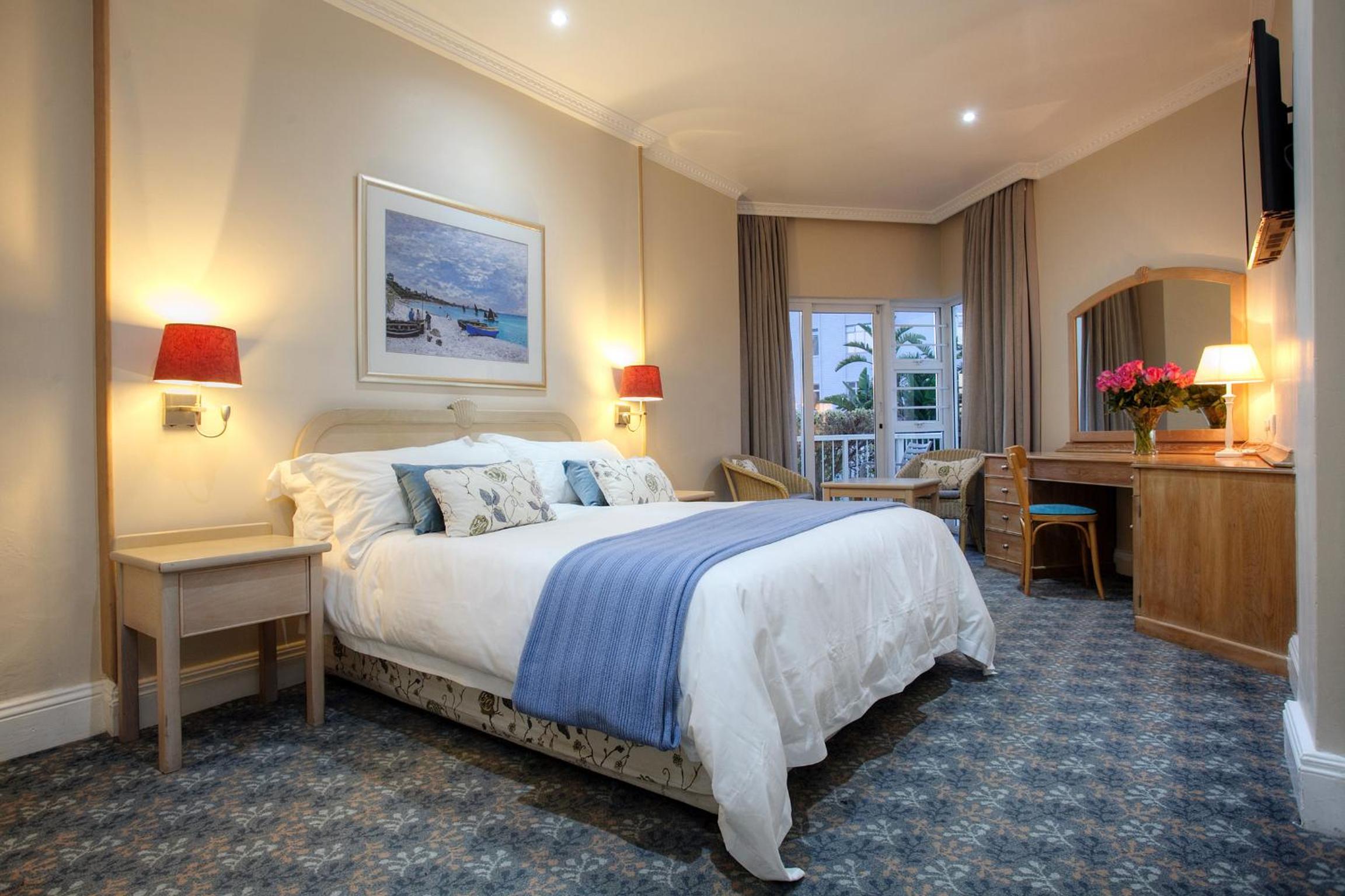 Double Room with Partial Sea View