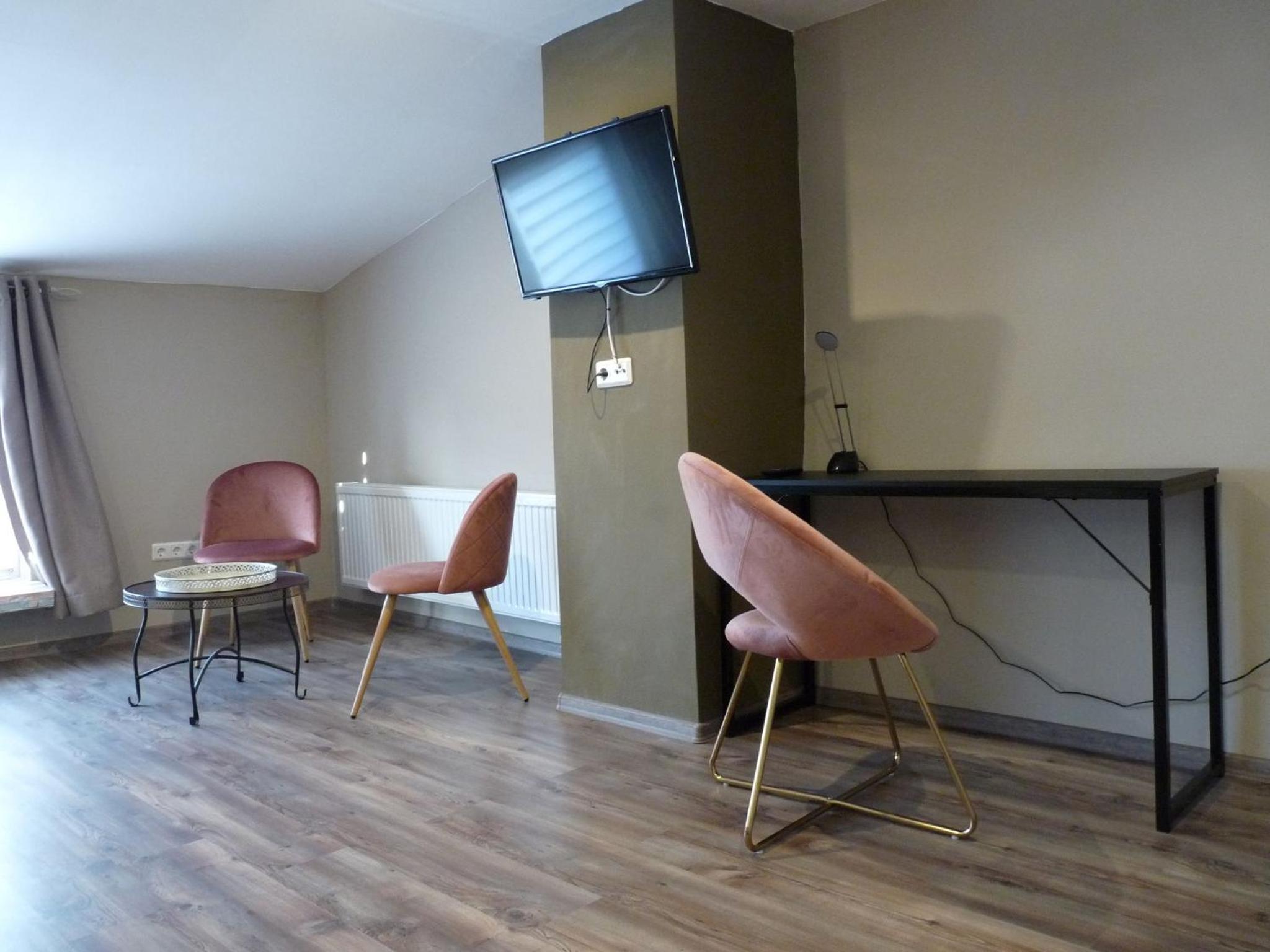 Double or Twin Room with Private Bathroom photo 2