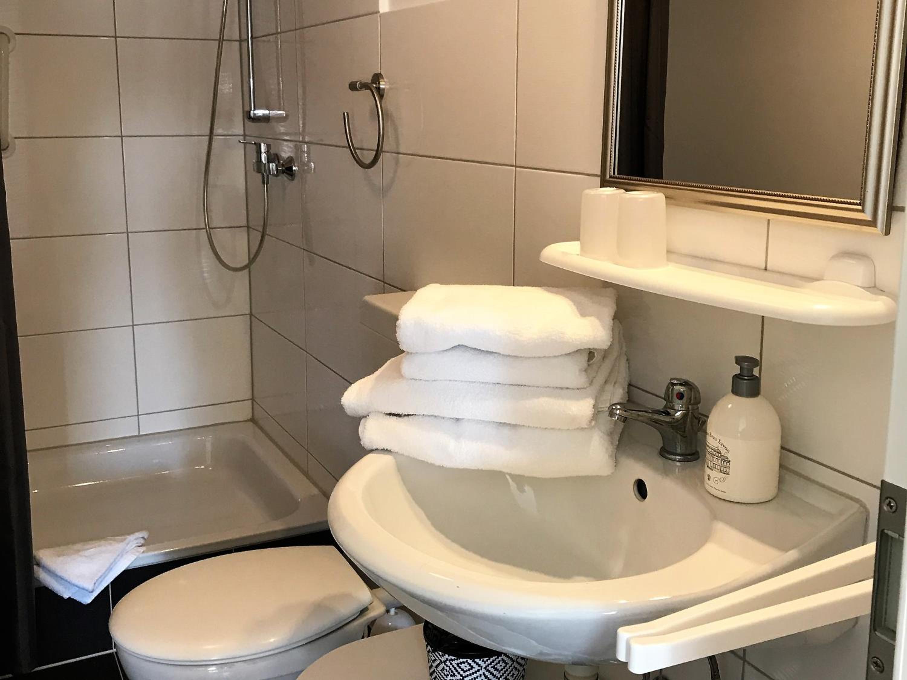 Triple Room with Shower photo 2