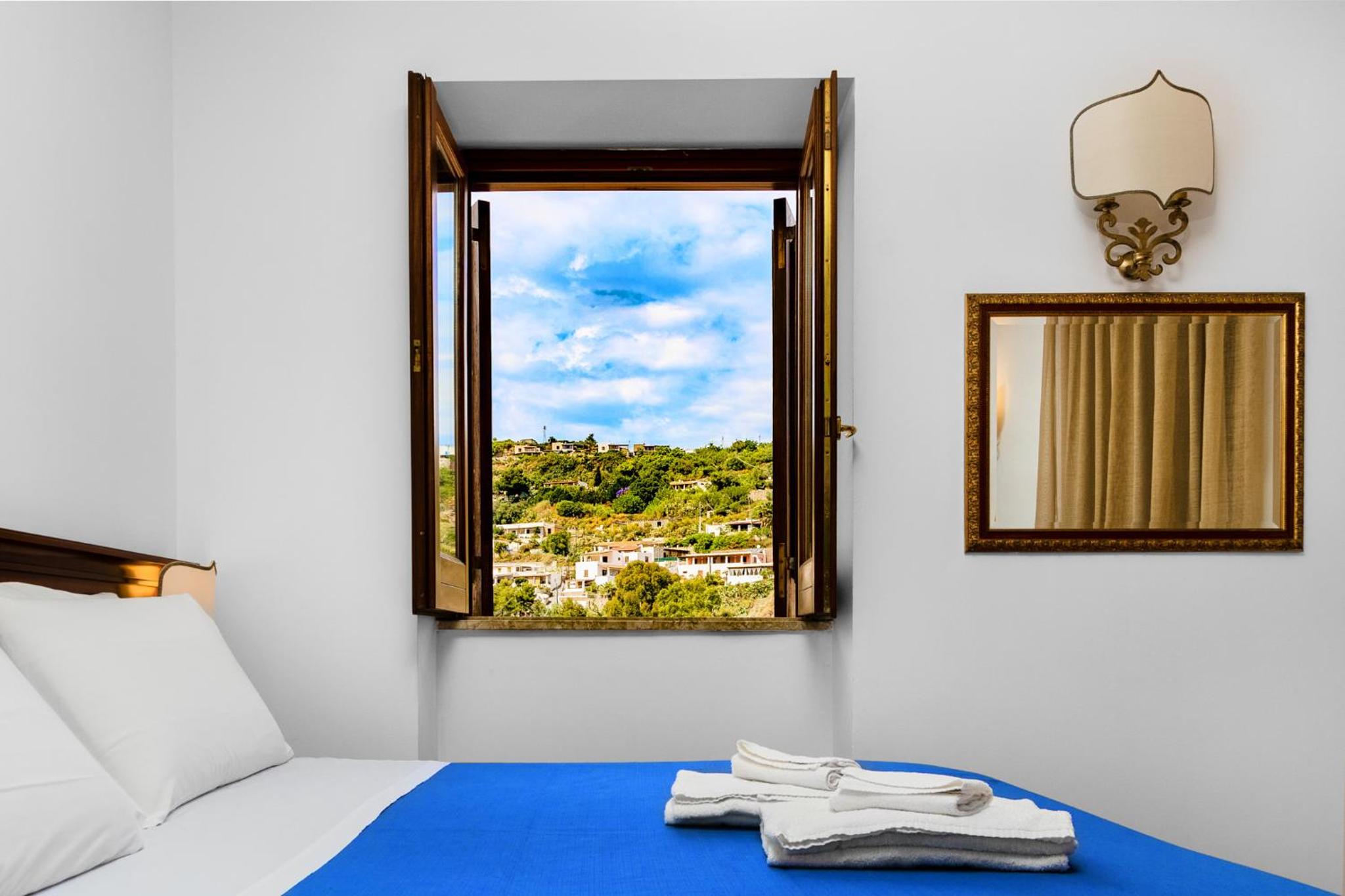 Standard Double or Twin Room photo 3