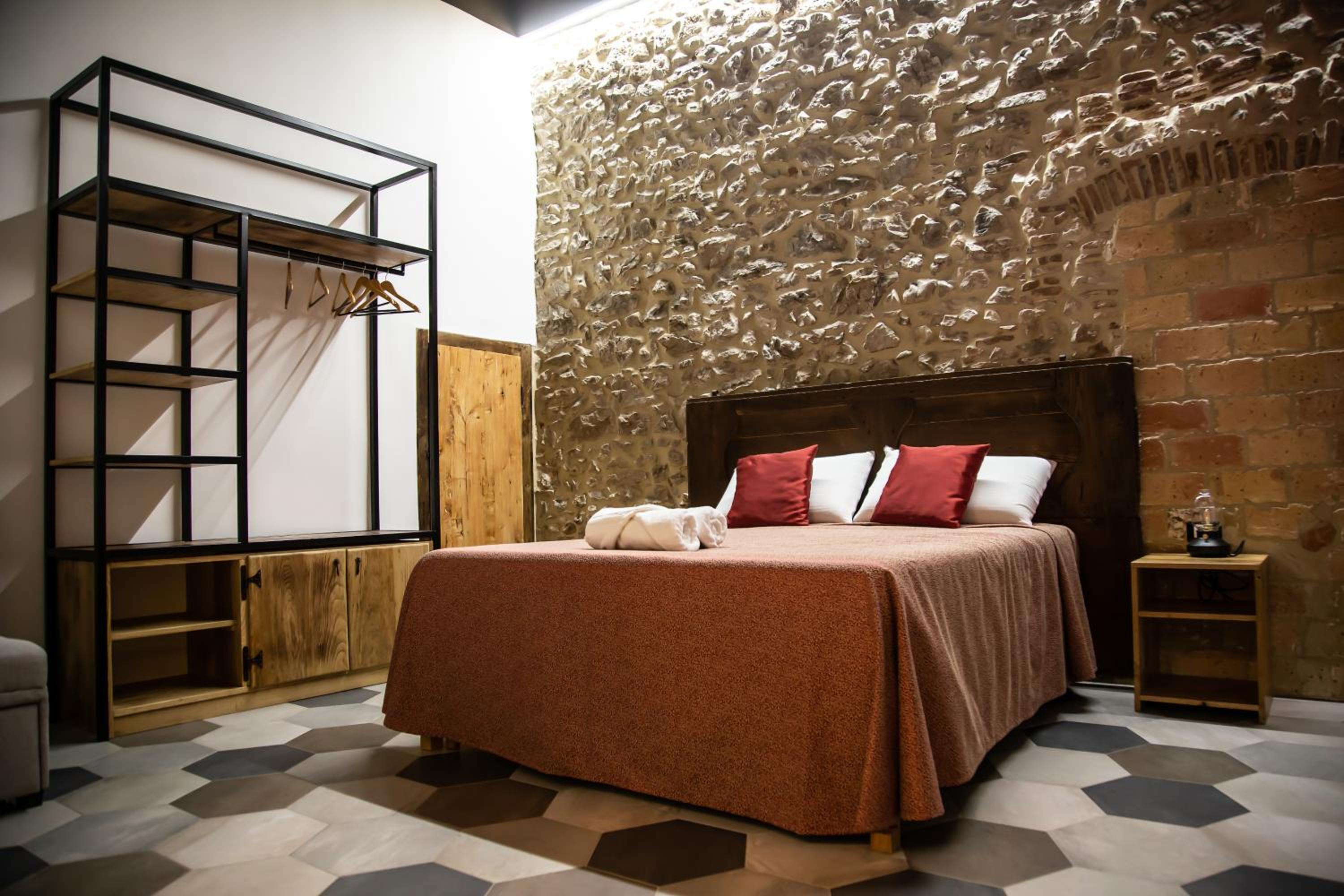 Double Room - Photo 10