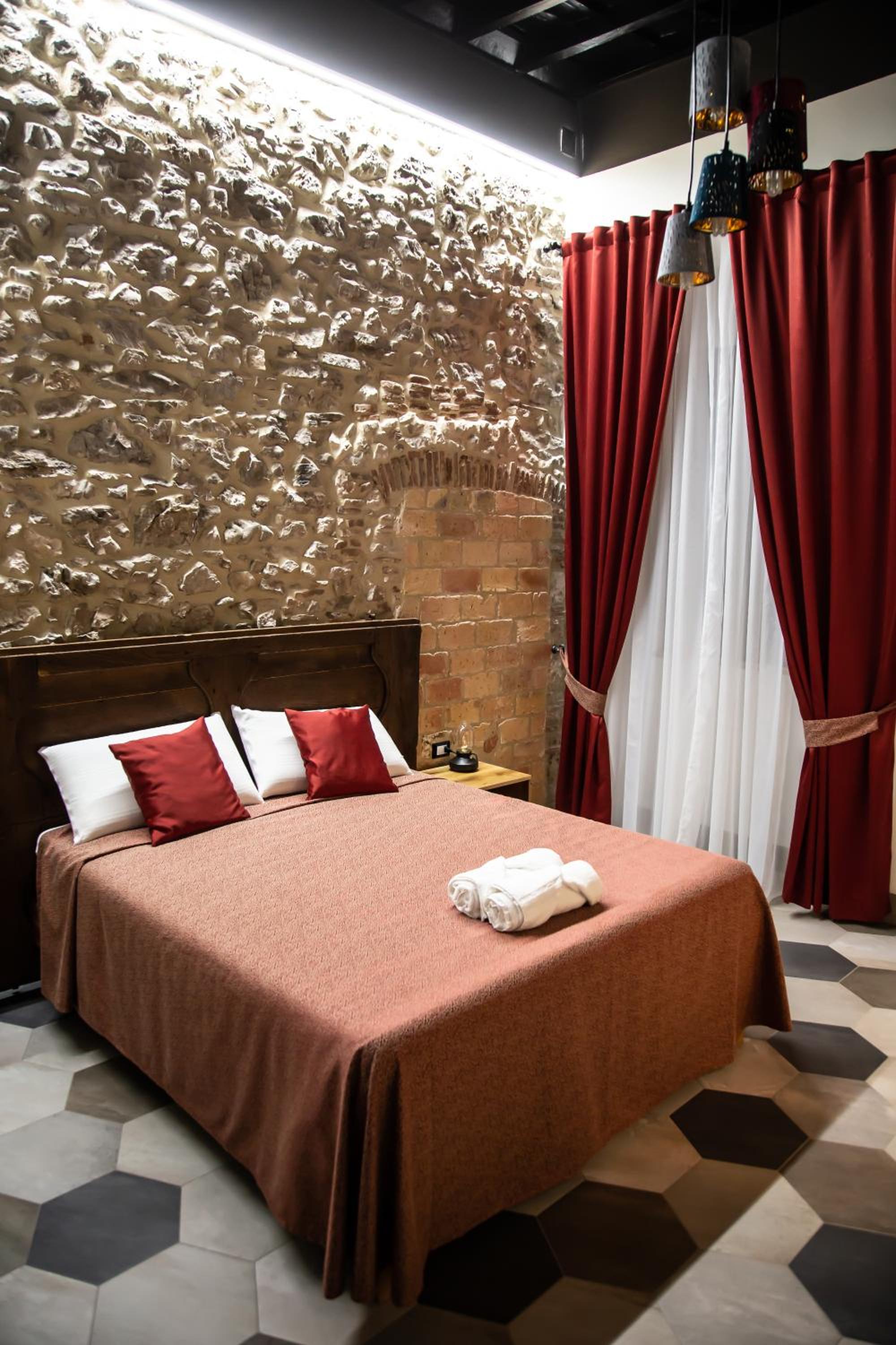 Double Room - Photo 3