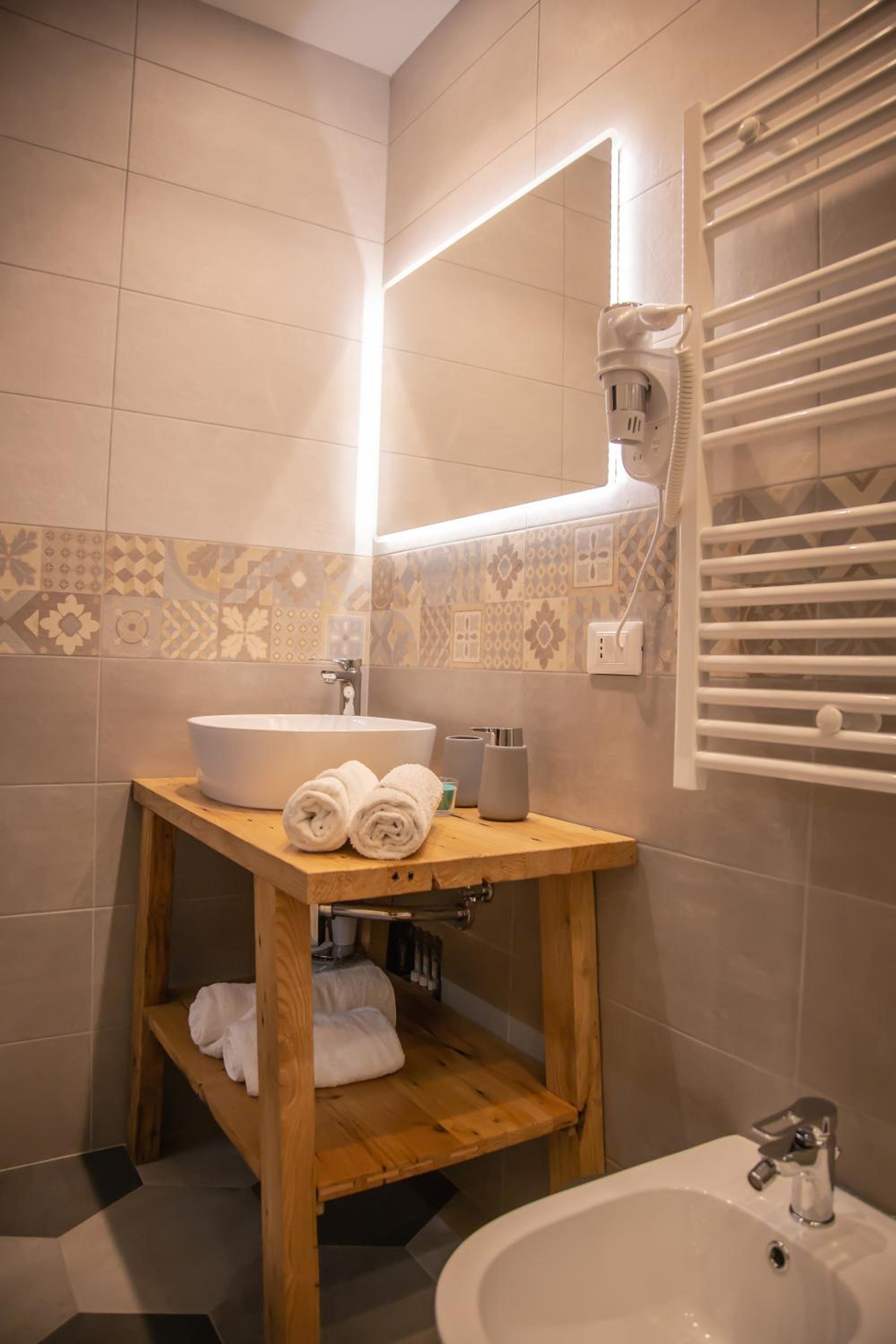 Double Room - Photo 5