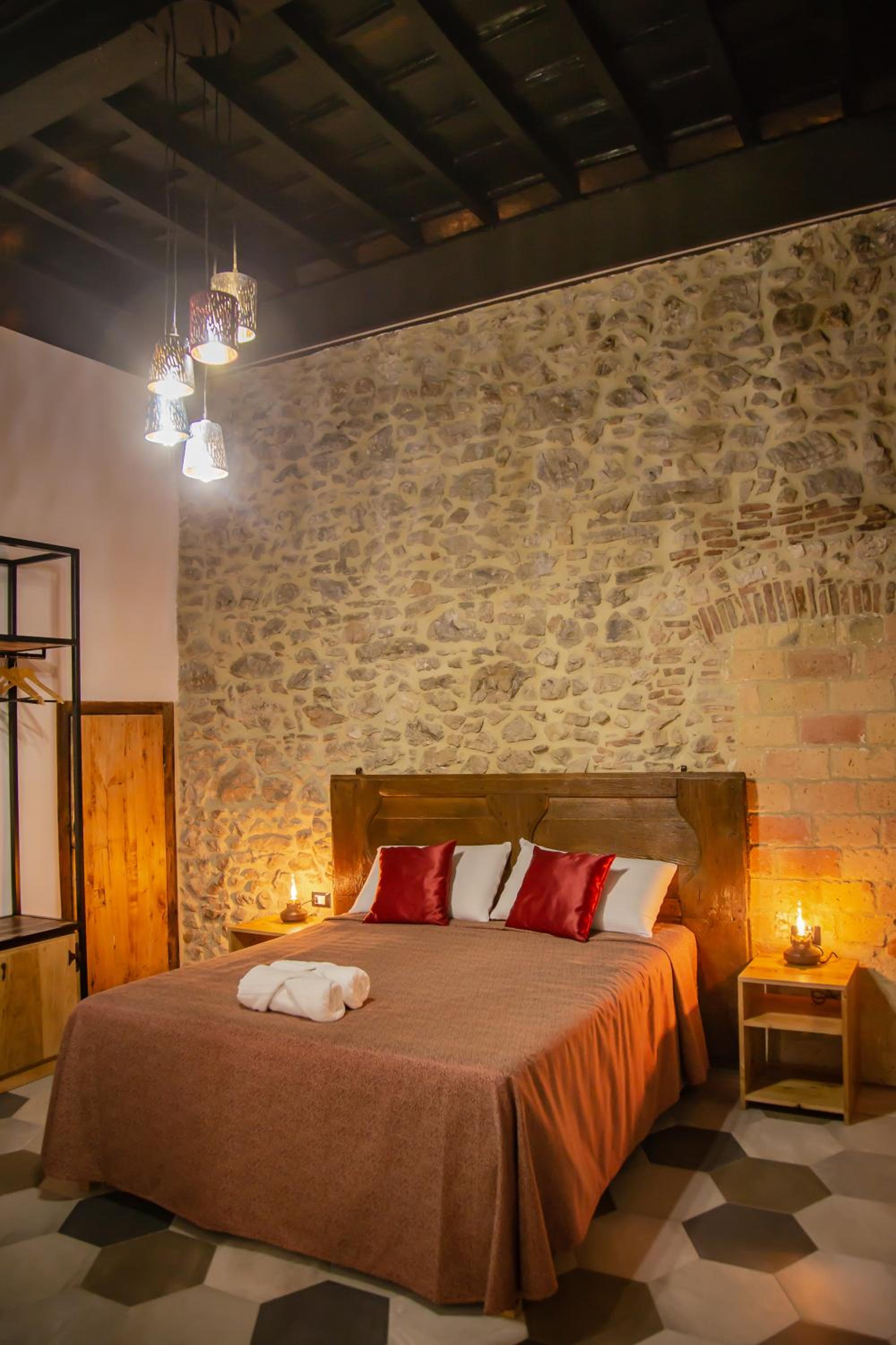 Double Room - Photo 13