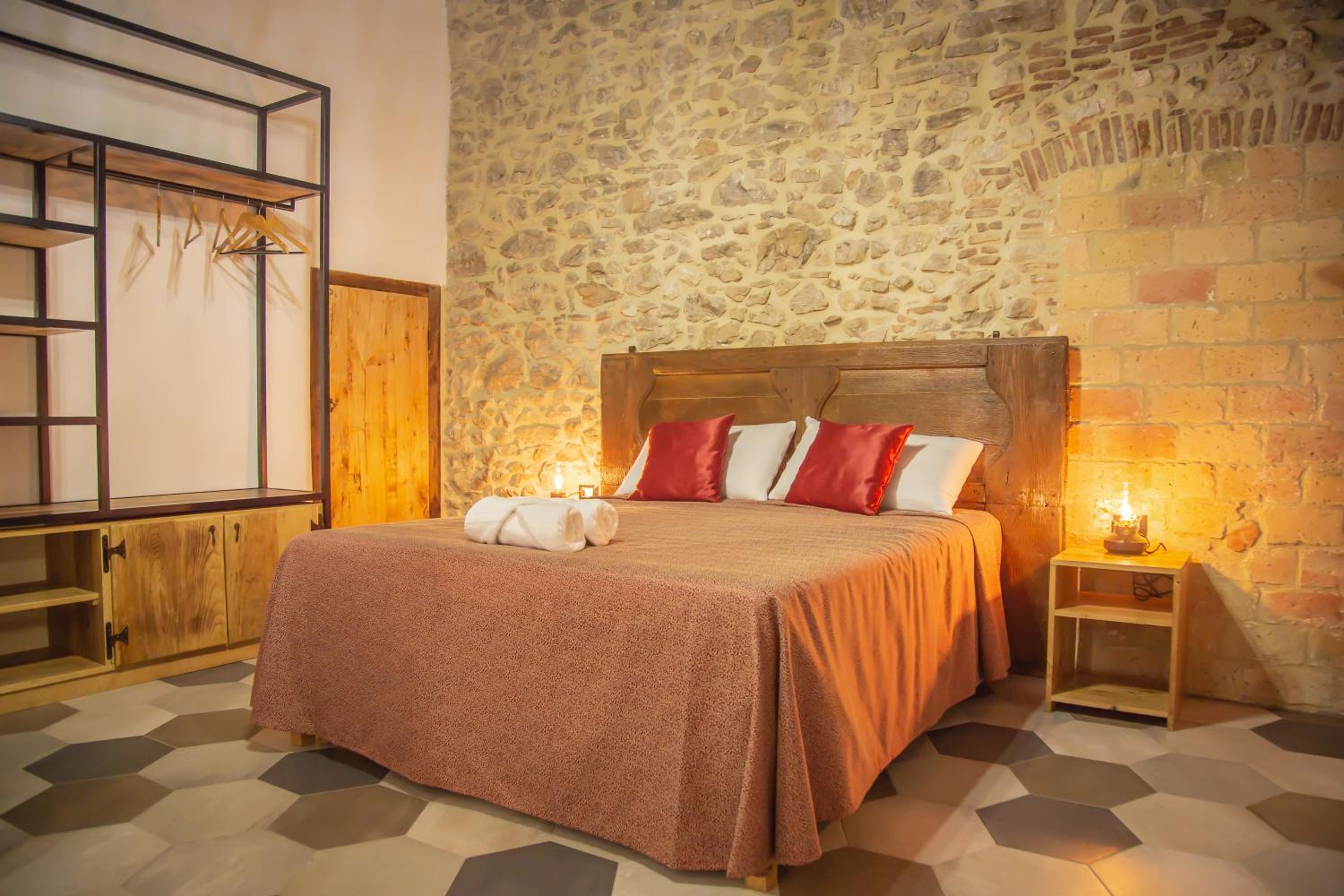 Double Room - Photo 8