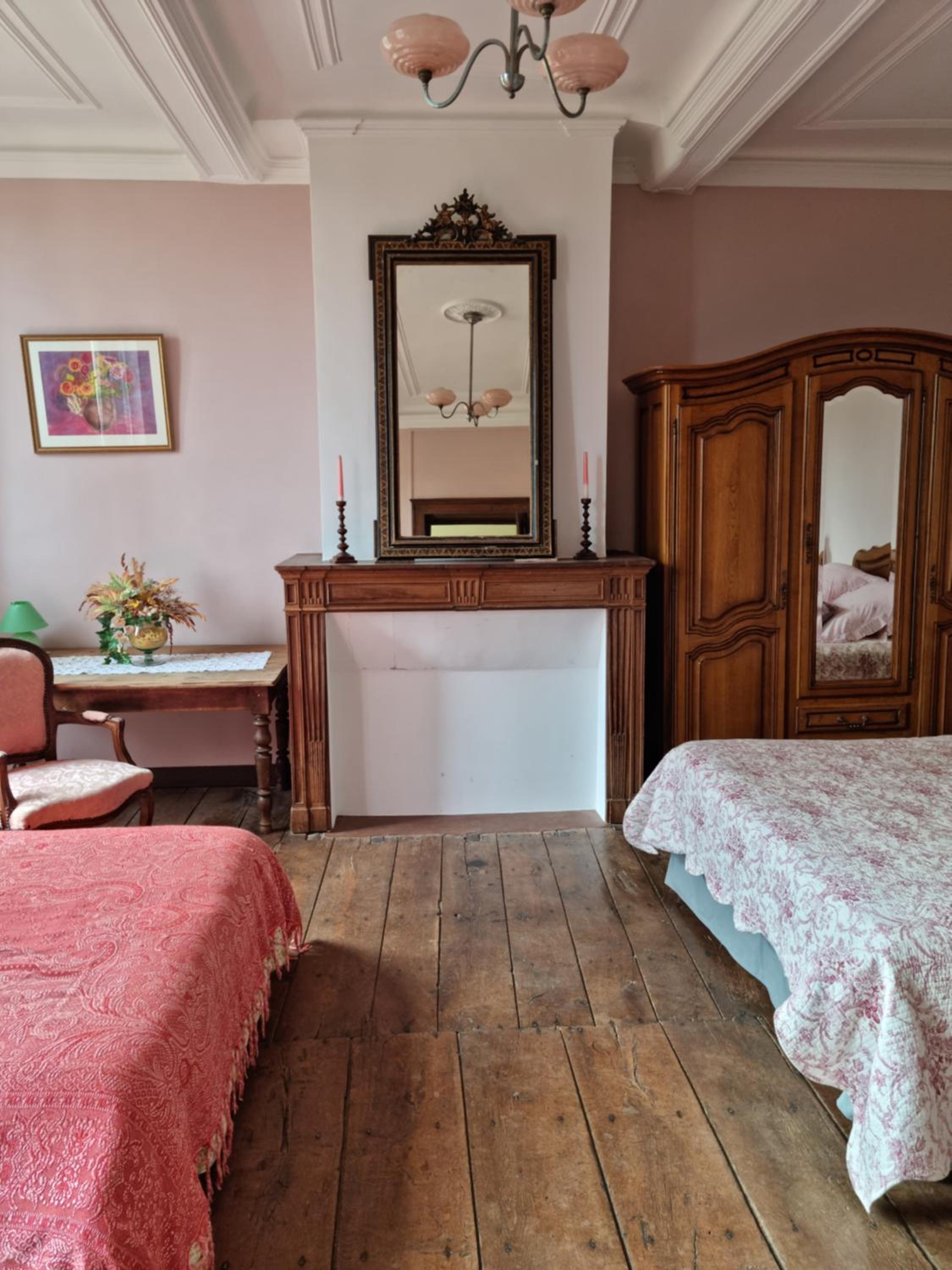 Quadruple Room with Private Bathroom photo 3