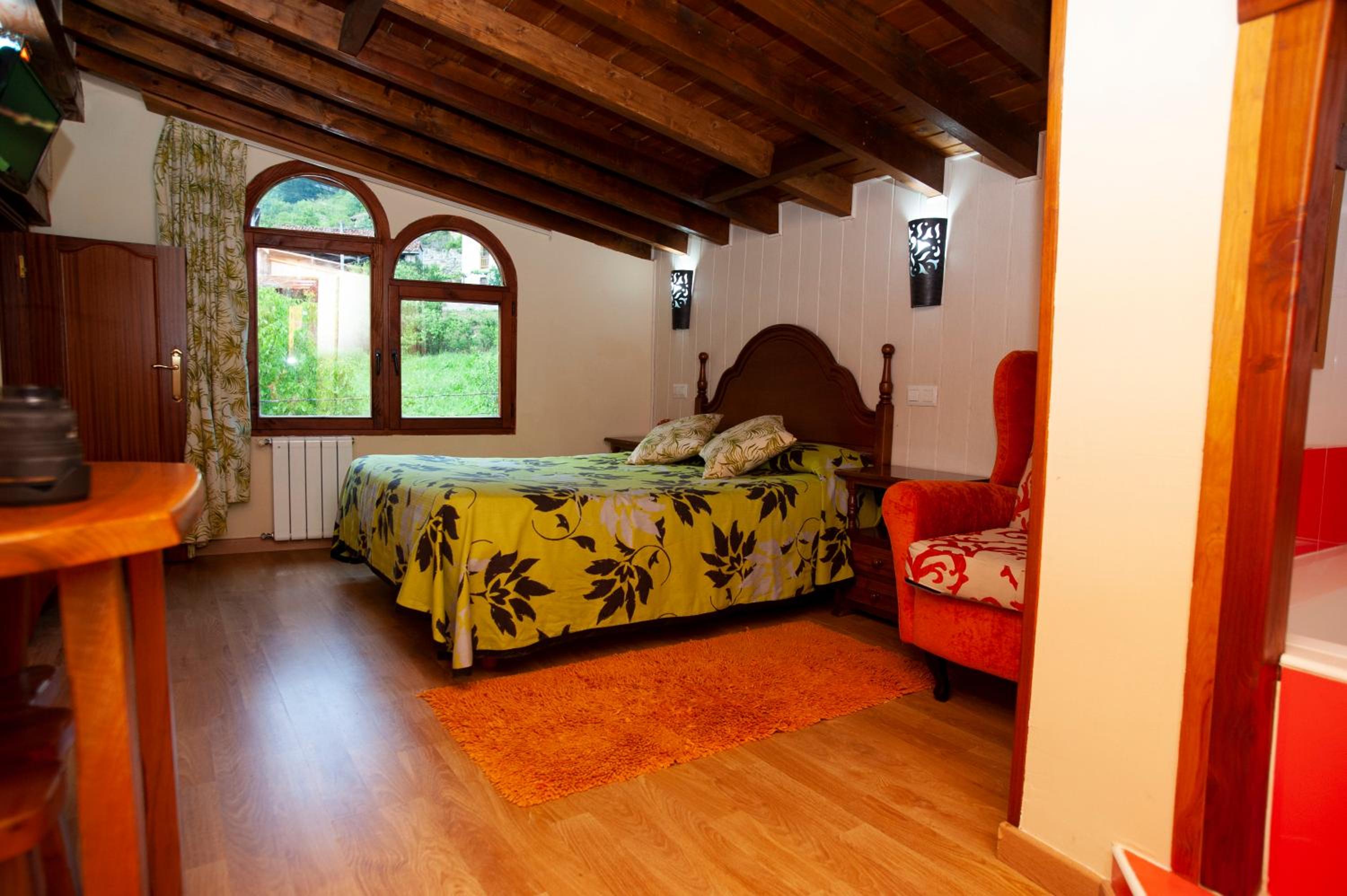 Habitación Doble con Bañera de Hidromasaje