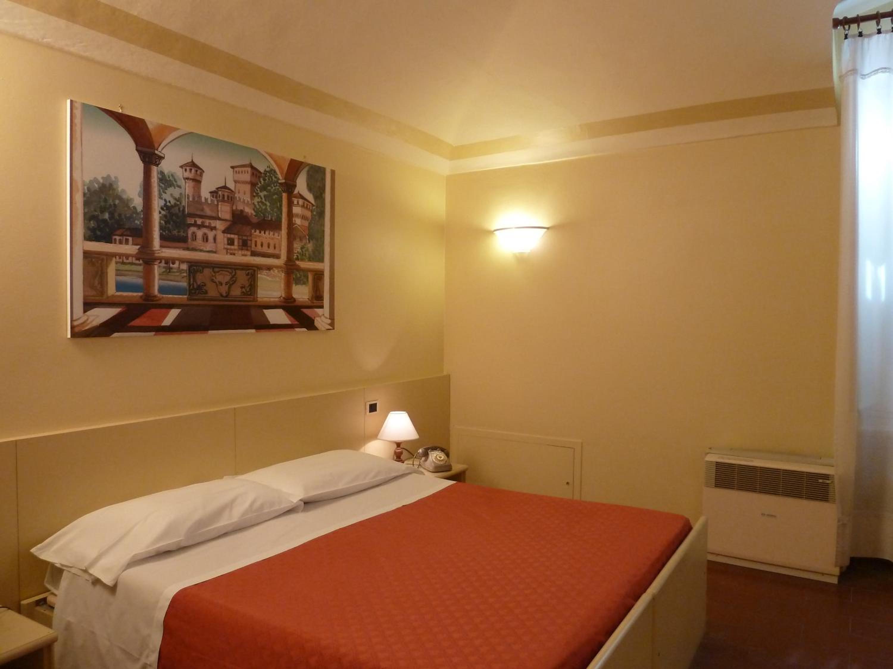 Standard Double Room - Photo 4