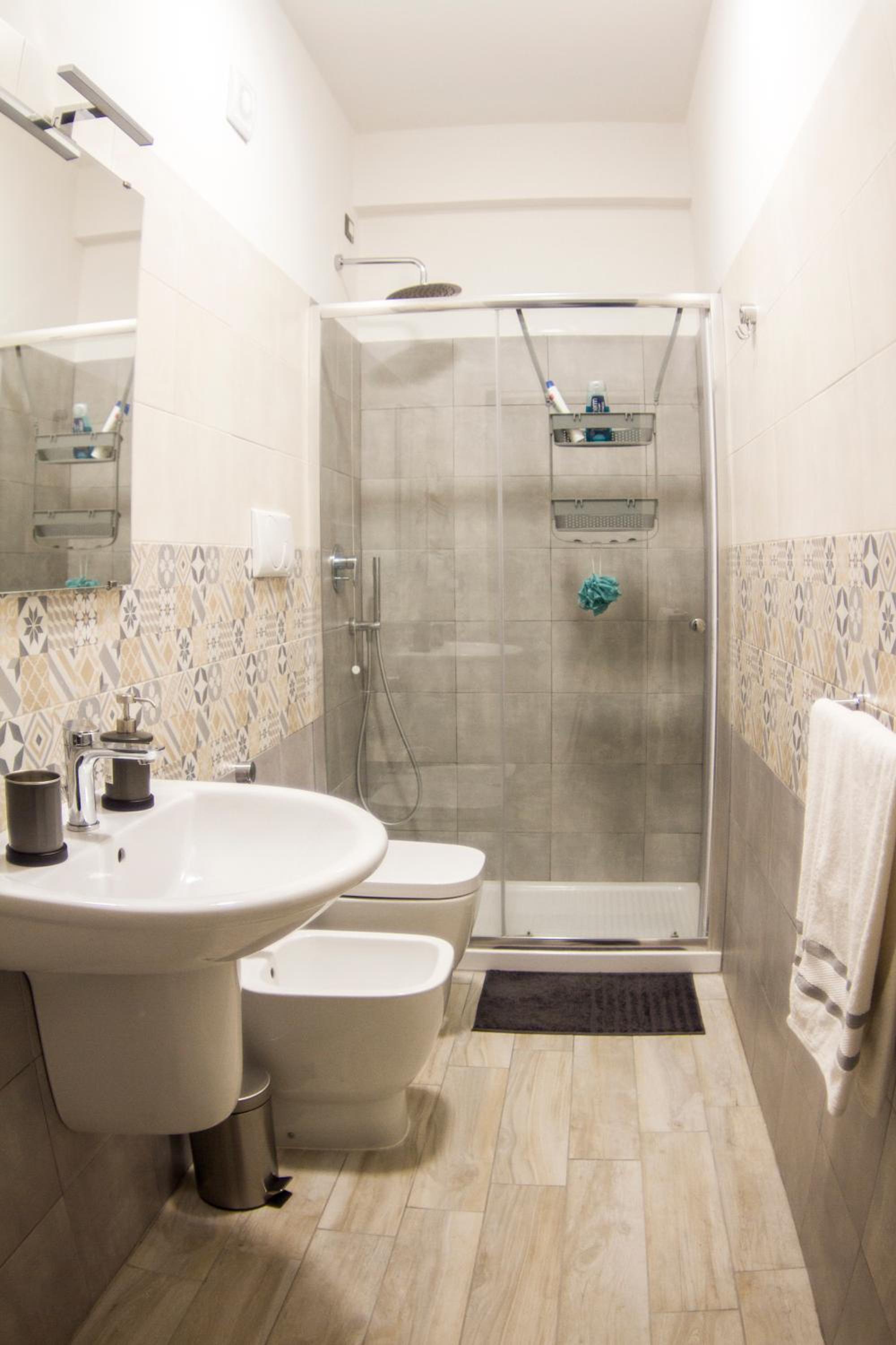 Double Room with Balcony (3 Adults) - Photo 7
